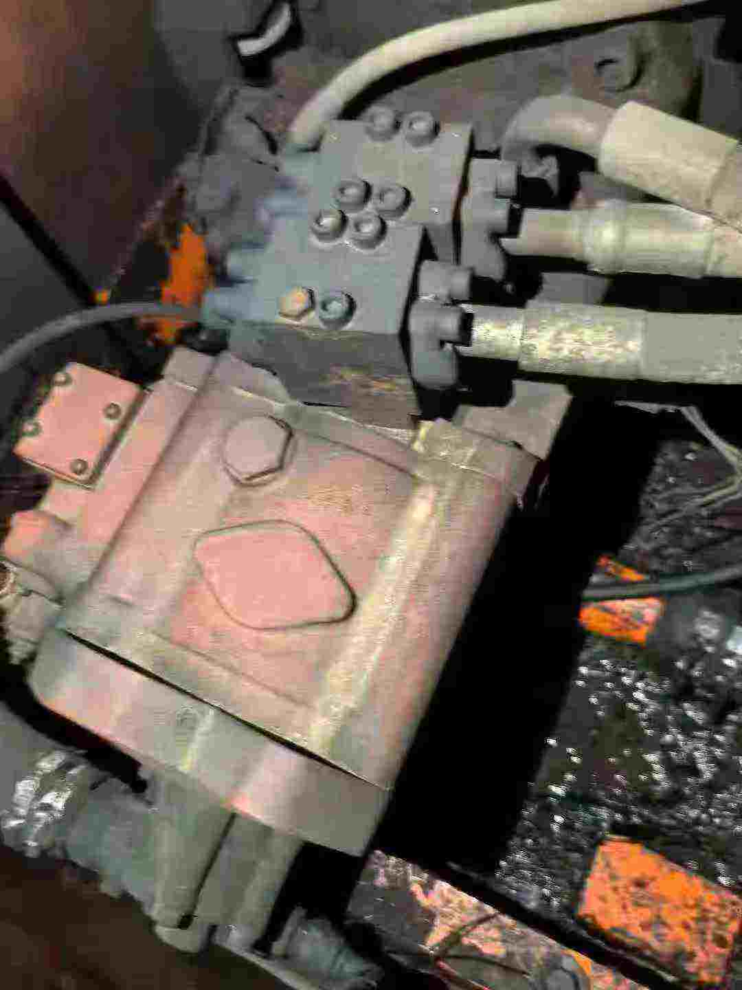 Buy Doosan DH220-7 Used Excavator / 2