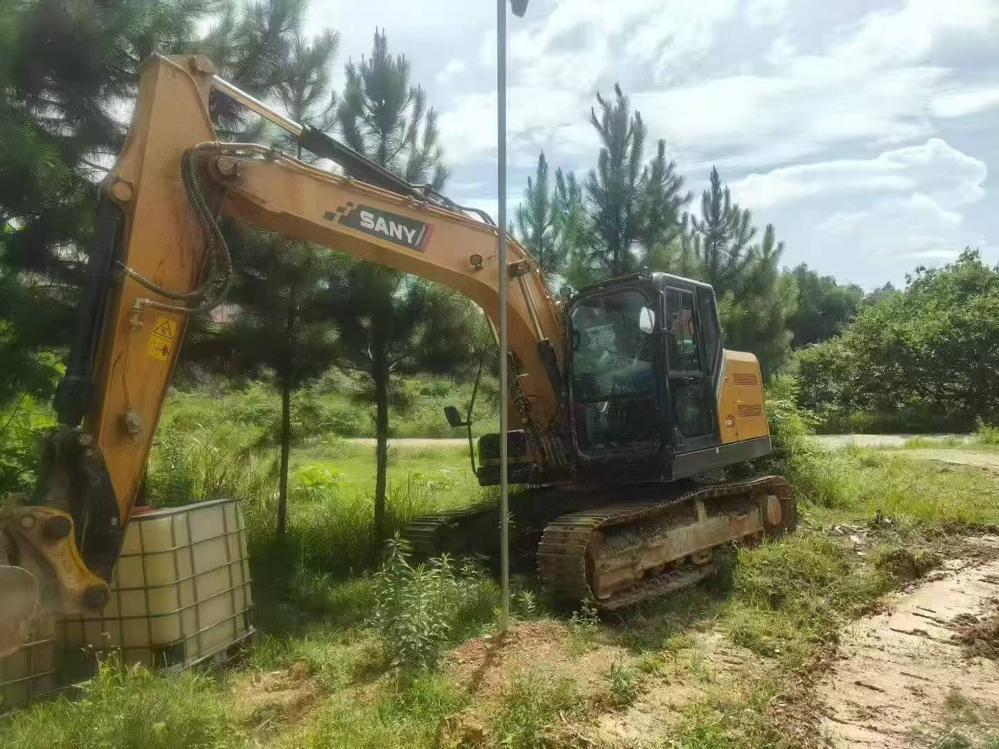 Buy Sany SY135 Used Excavator / 3