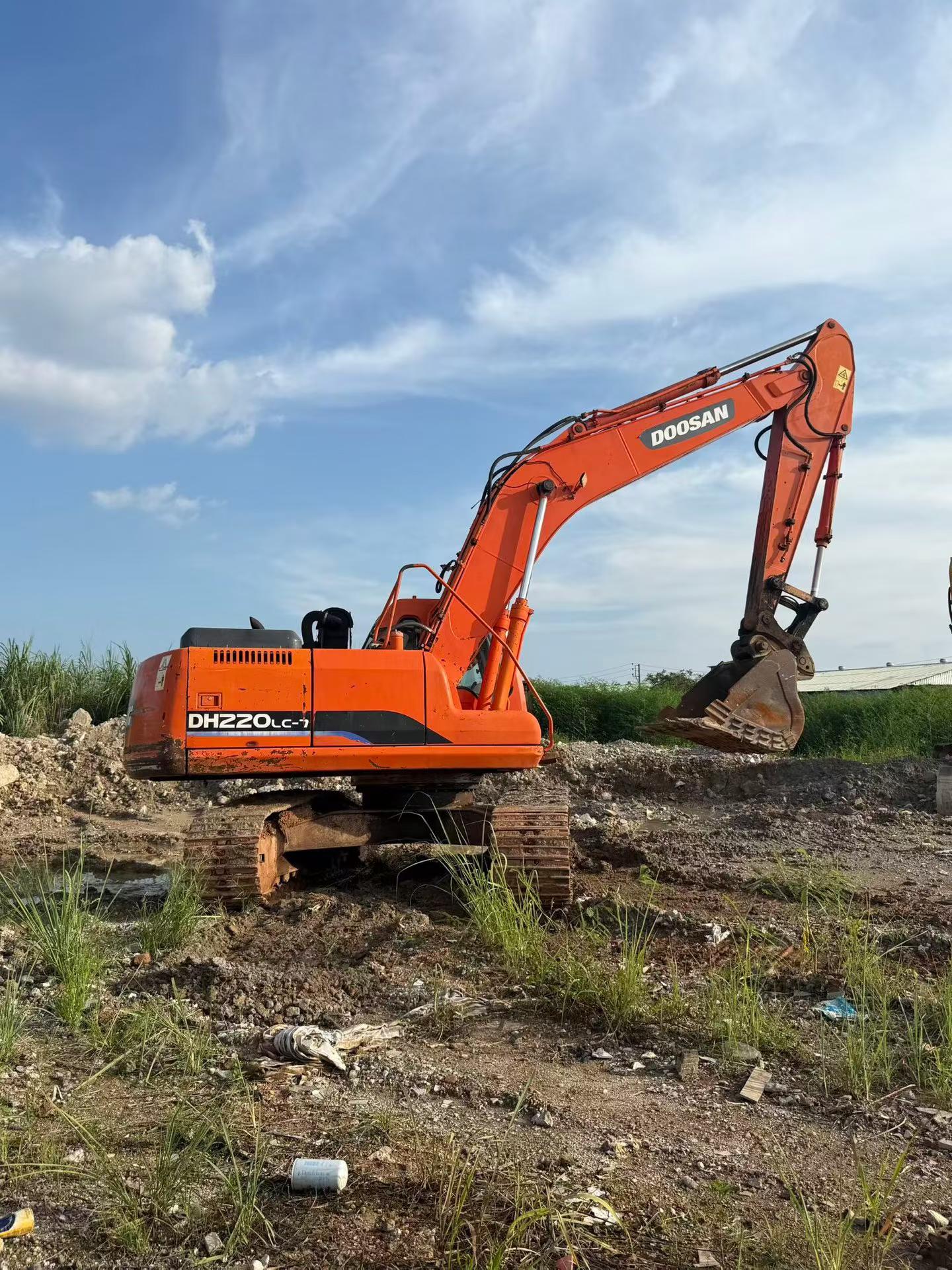 Buy Doosan DH220 Used Excavator / 3