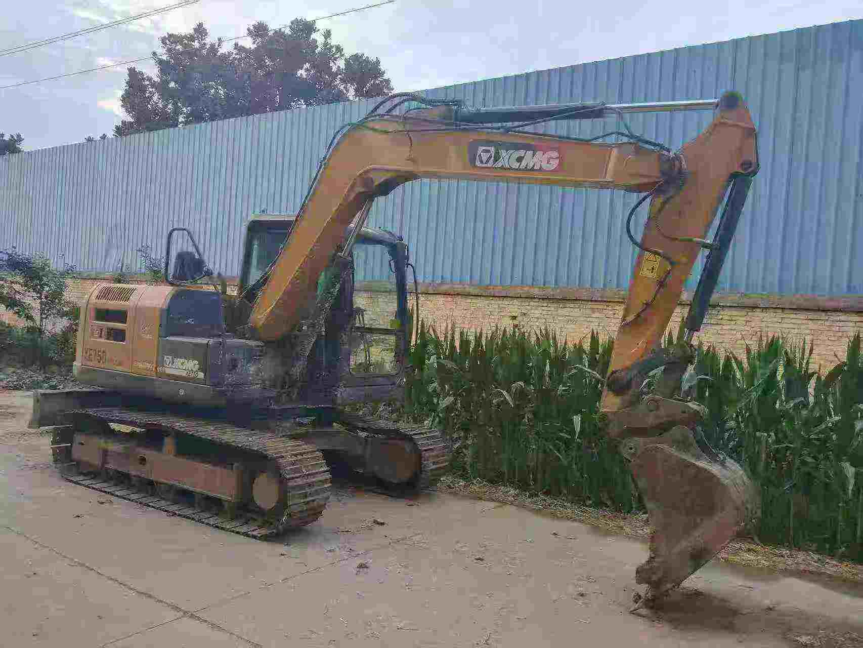 Buy XCMG XE75C Used Excavator / 3