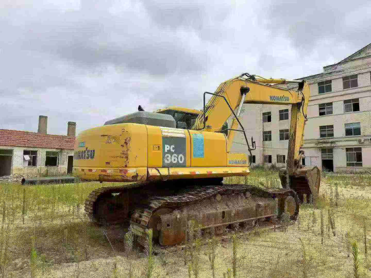 Buy Komatsu PC270-7 Used Excavator / 3