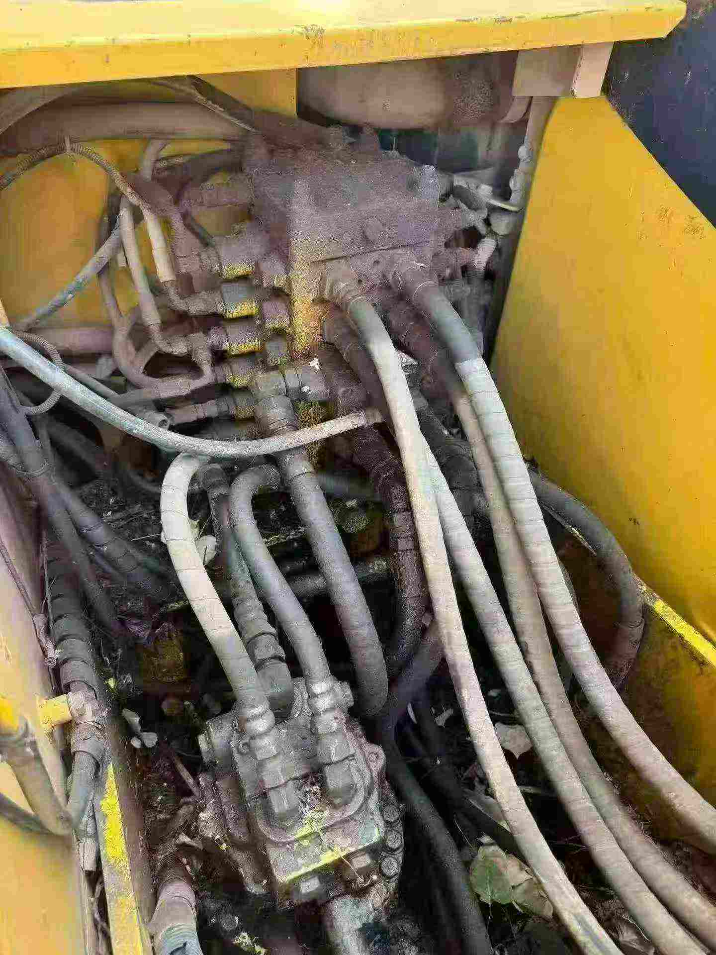 Buy Komatsu PC130-7 Used Excavator / 8
