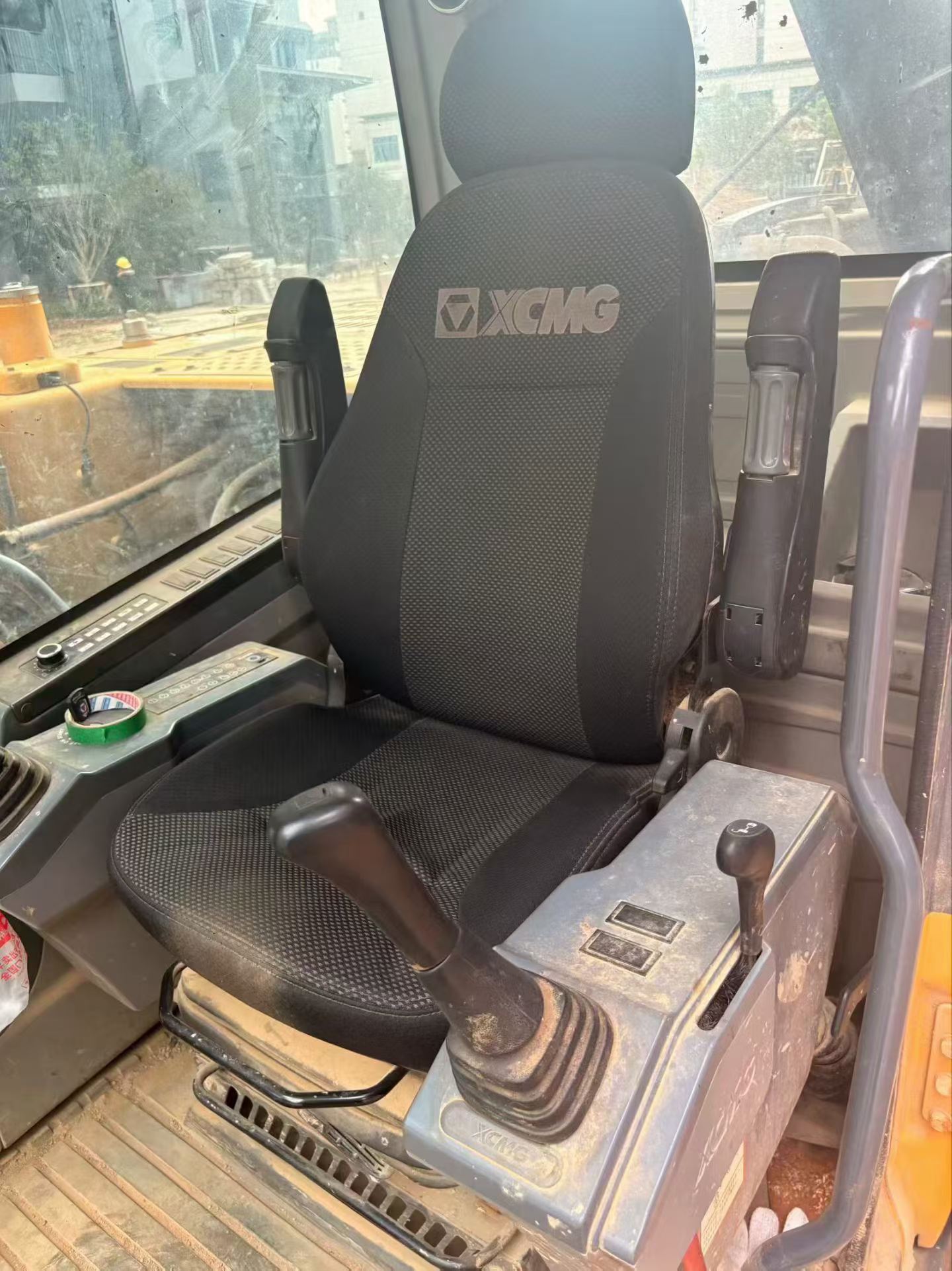 Buy XCMG XE135B Used Excavator / 7