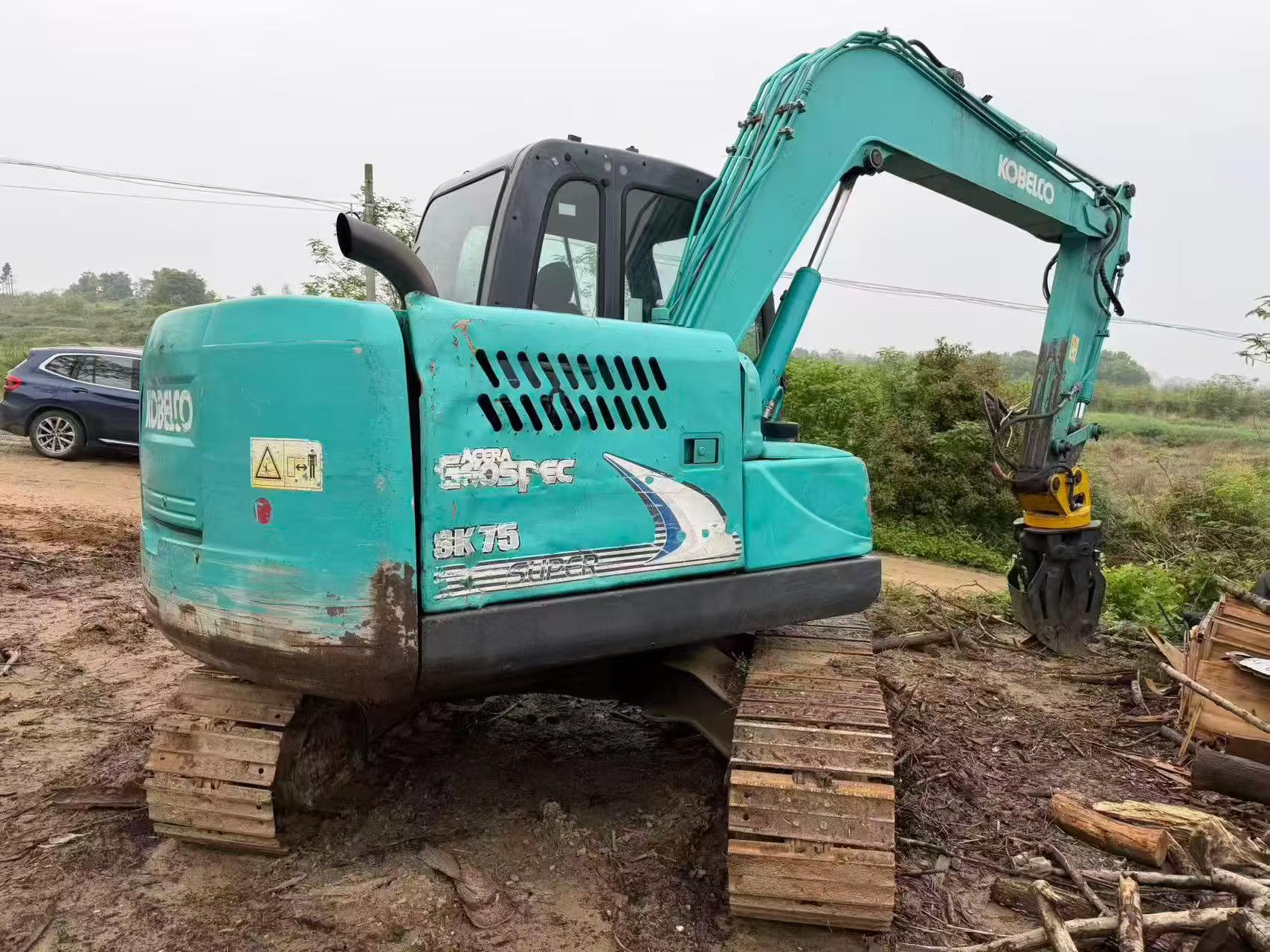 Buy Kobelco SK75 Used Excavator / 3
