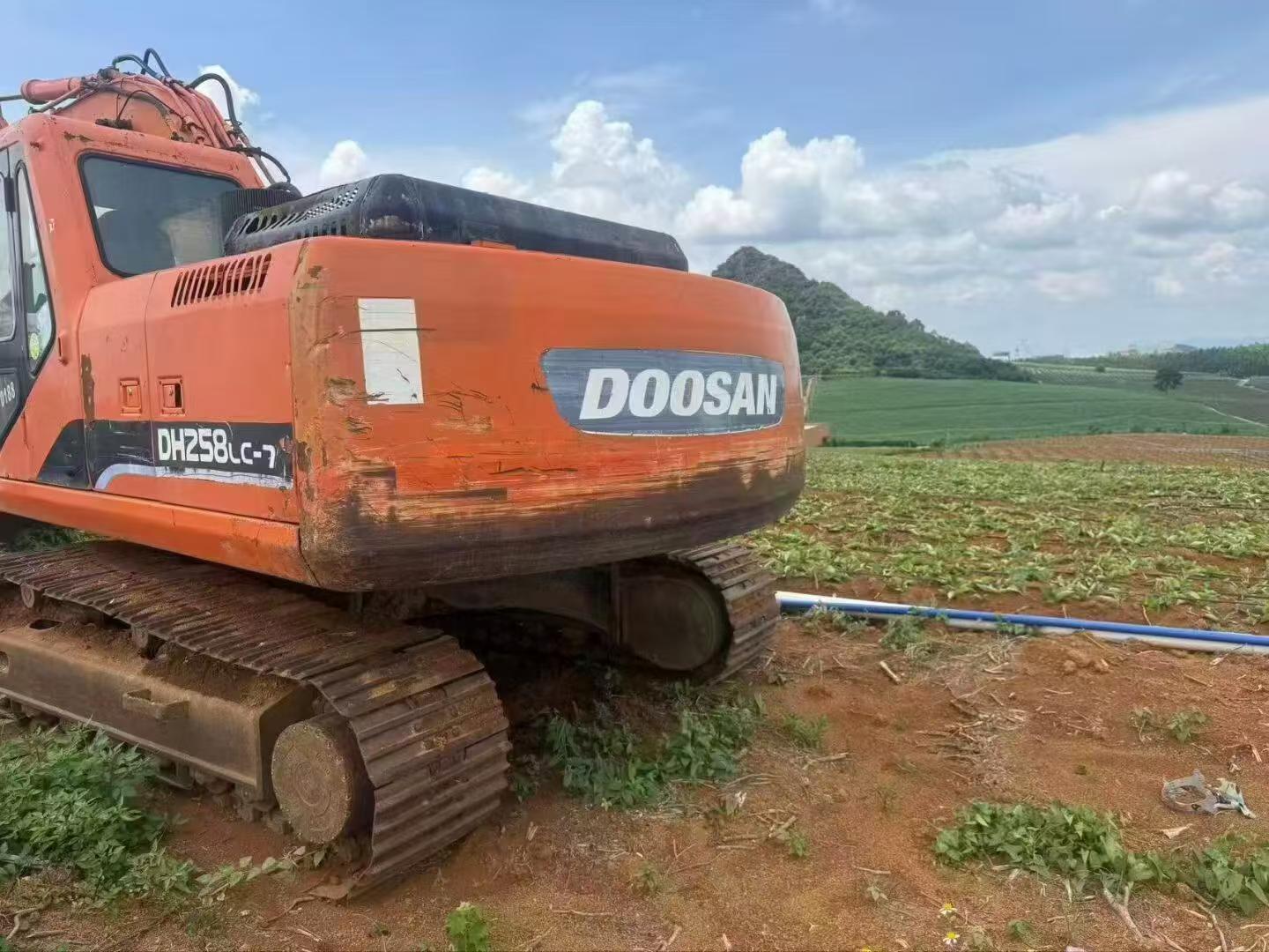 Buy Doosan DH225-7 Used Excavator / 3