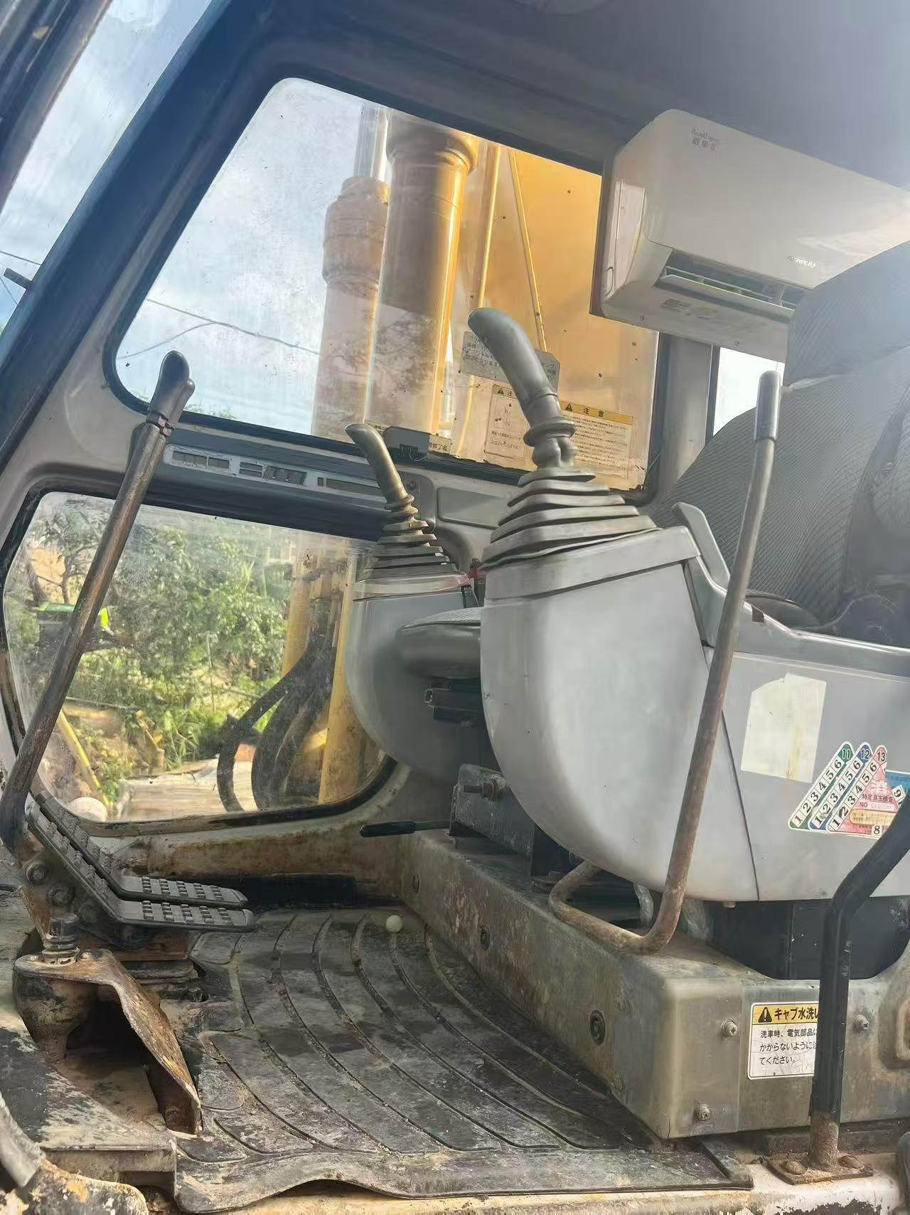 Buy Sumitomo SH200A2 Used Excavator / 4