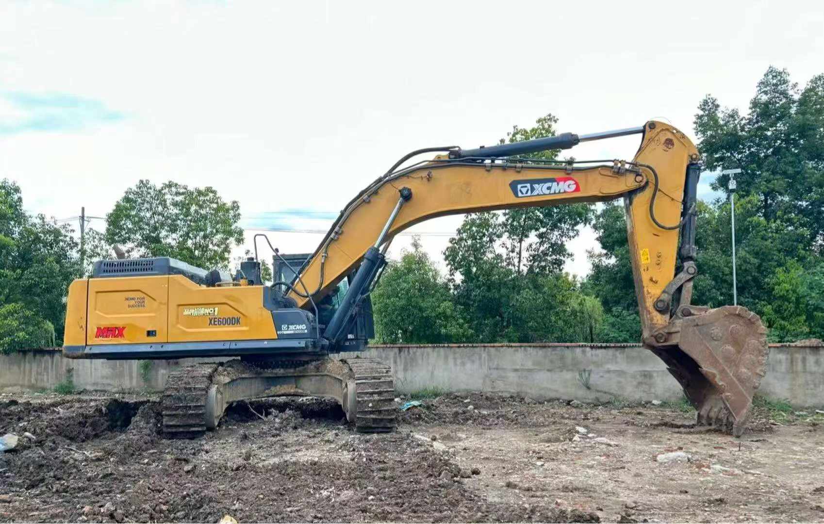 Buy XCMG XE60 Used Excavator / 4