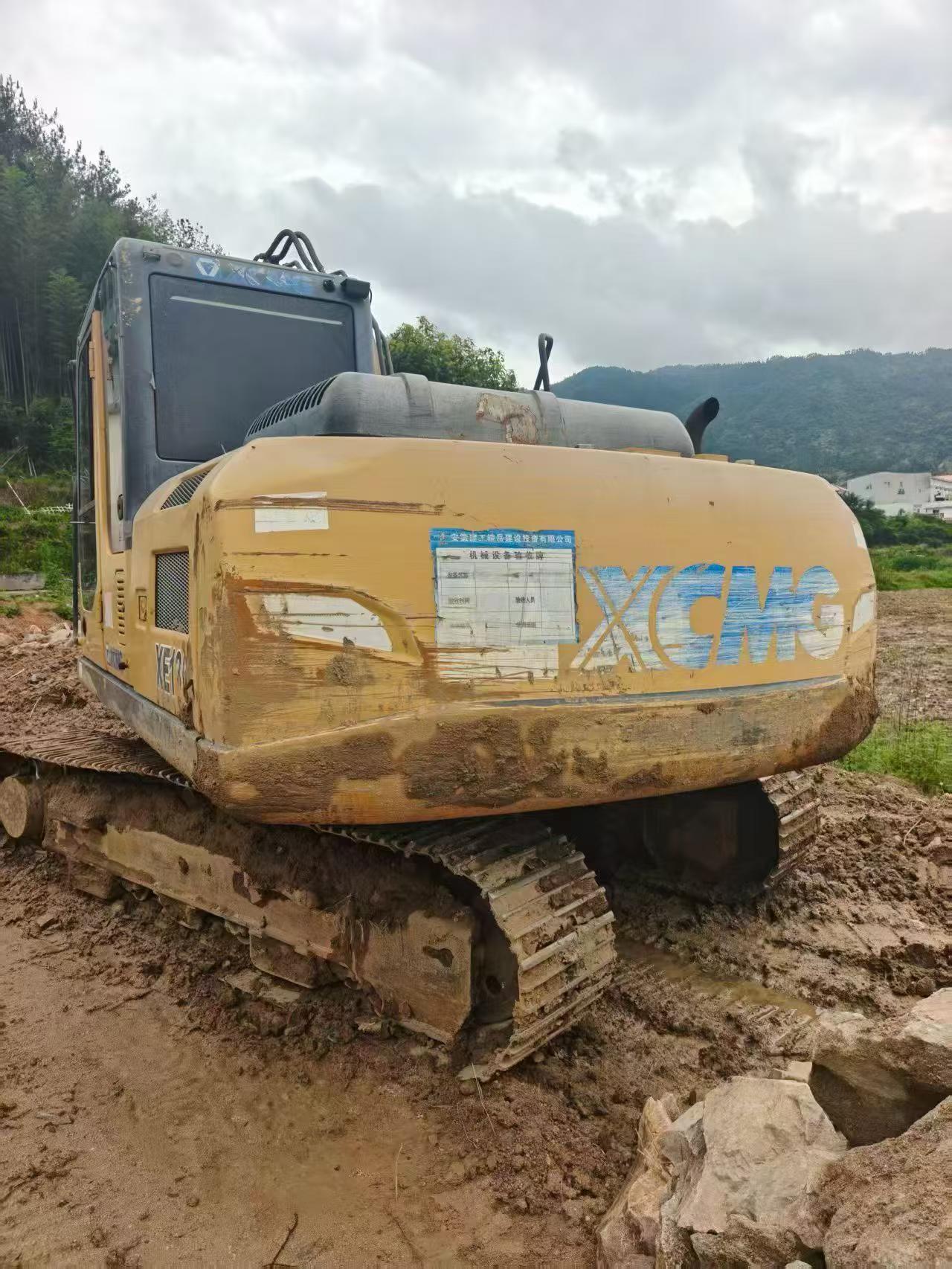 Buy XCMG XE135B Used Excavator / 3