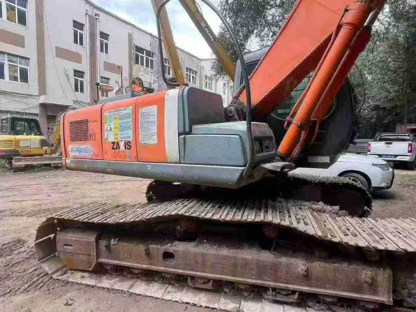 Buy Hitachi ZX240-3G Used Excavator