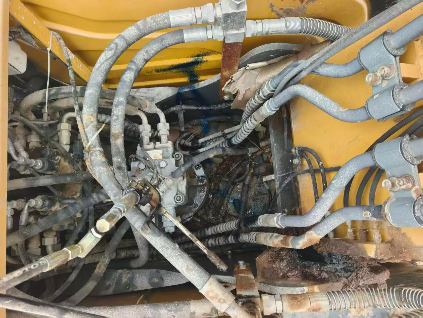 Buy XCMG XE135B Used Excavator / 4