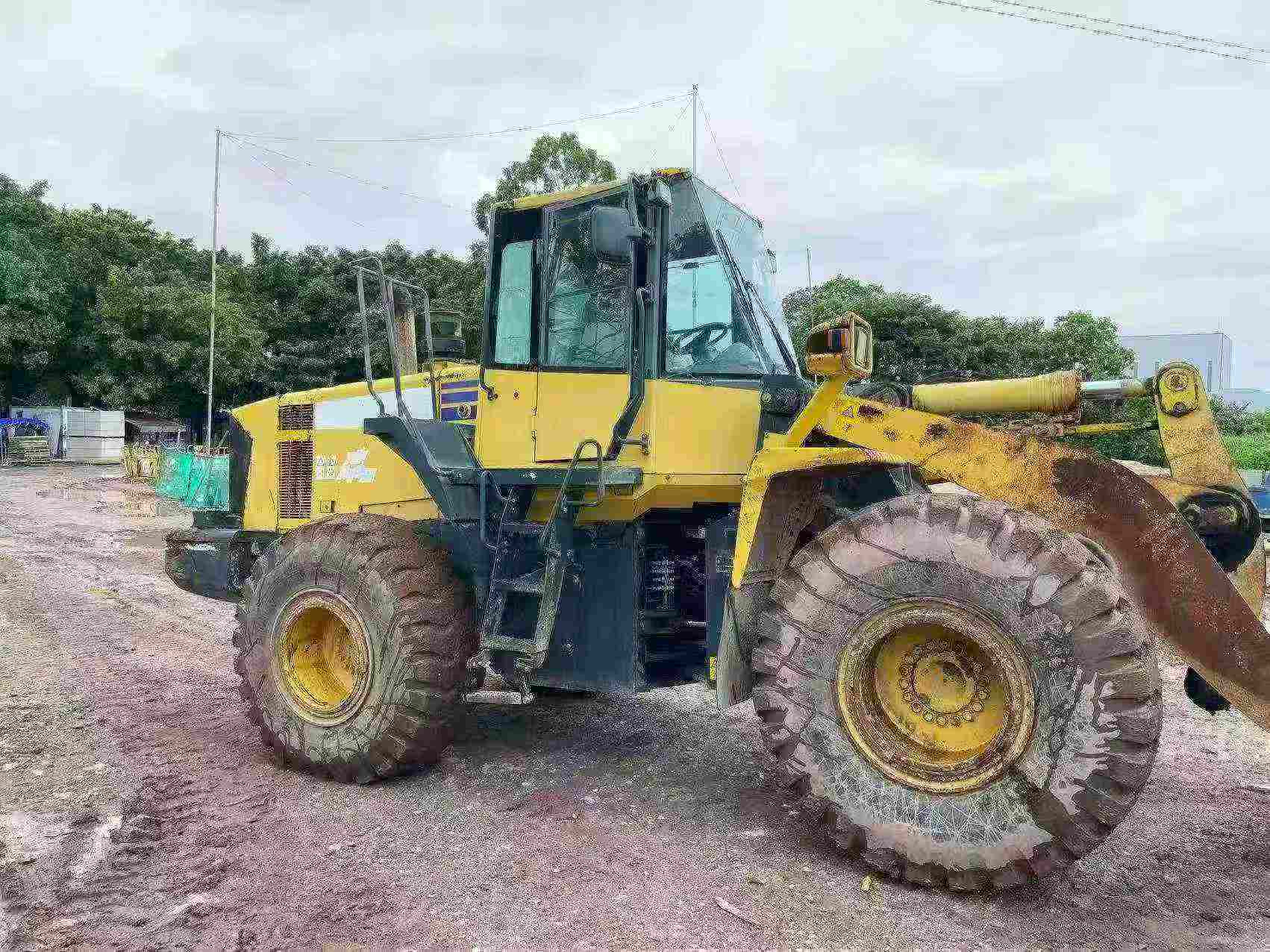 Buy Komatsu WA380-6 Used Excavator / 3