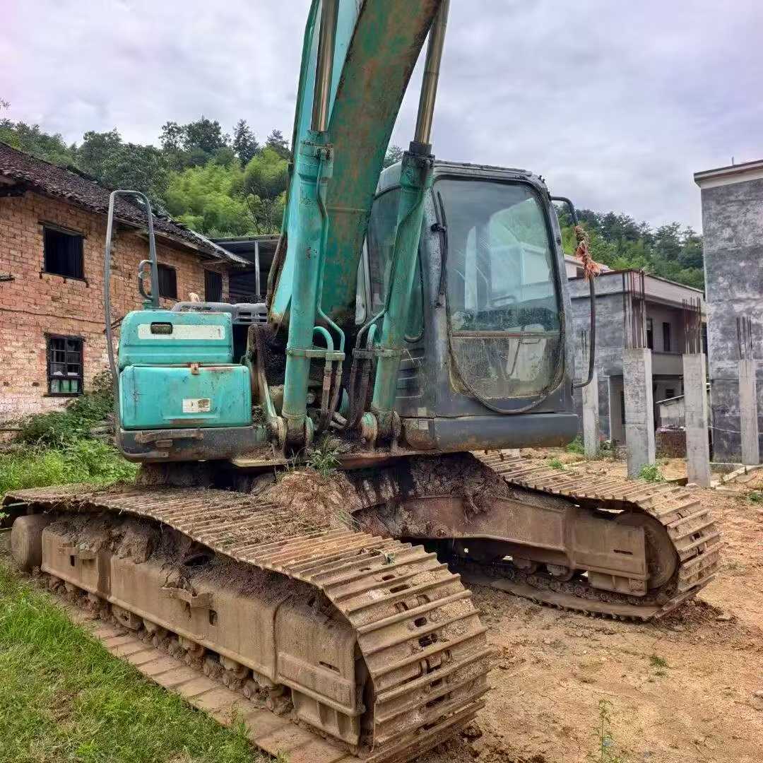 Buy Kobelco SK210 Used Excavator / 6