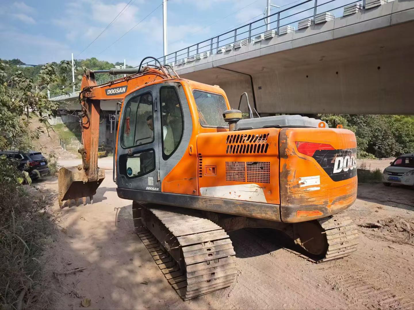 شراء حفارة Doosan S130W-3 مستعملة / 4
