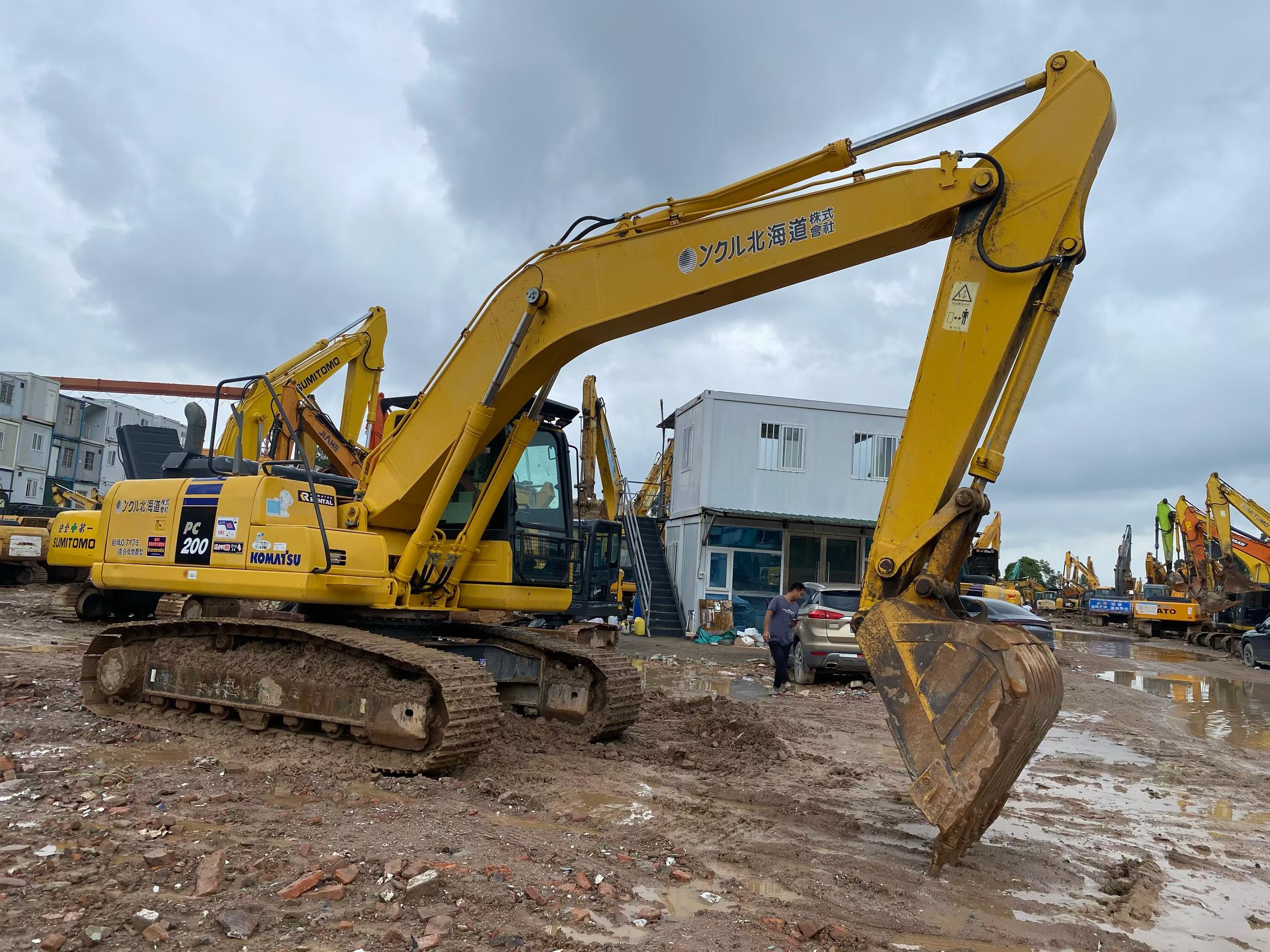 Buy Komatsu PC200-8 Used Excavator / 2
