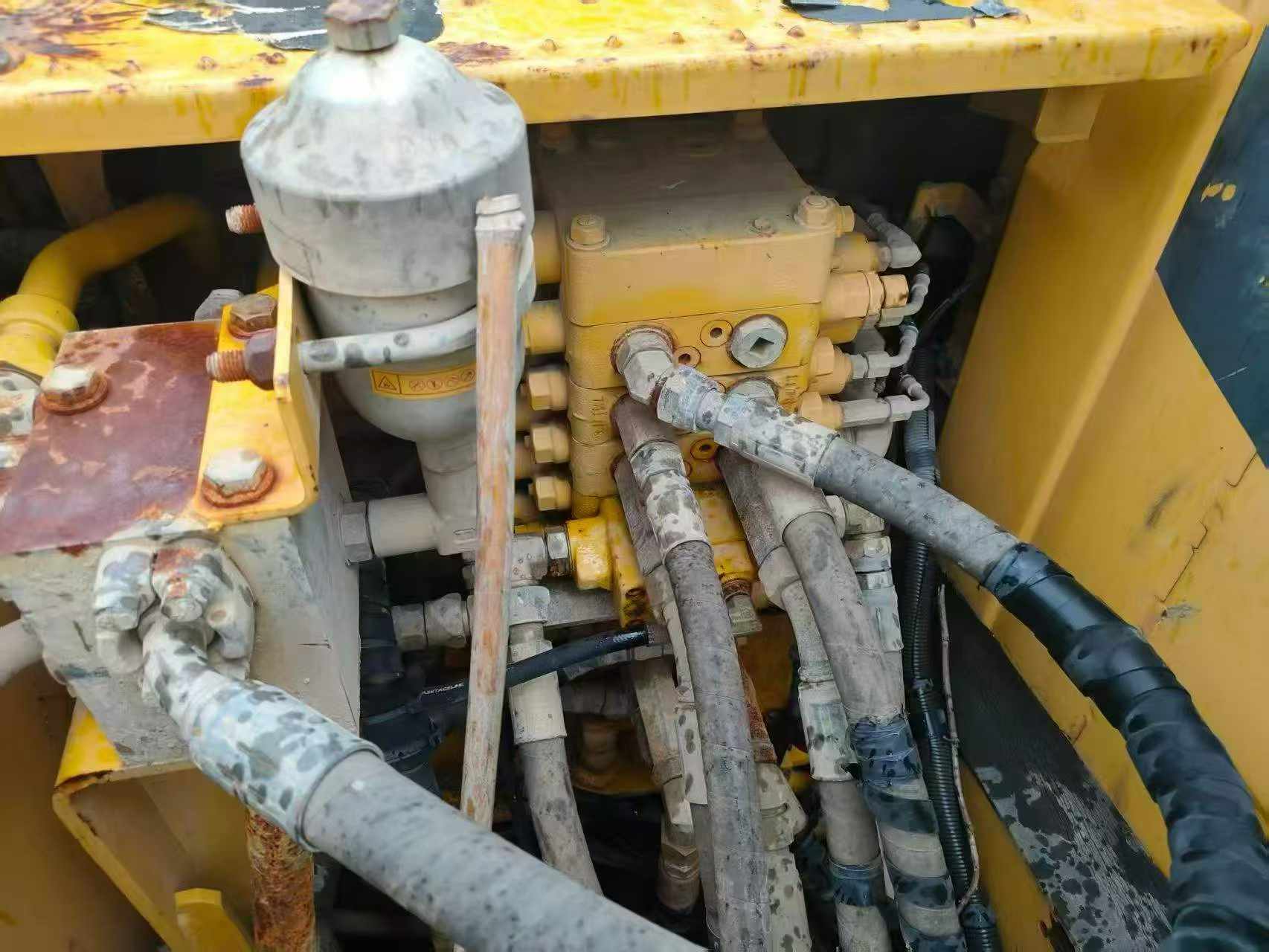 Buy Komatsu PC130-8 Used Excavator / 5