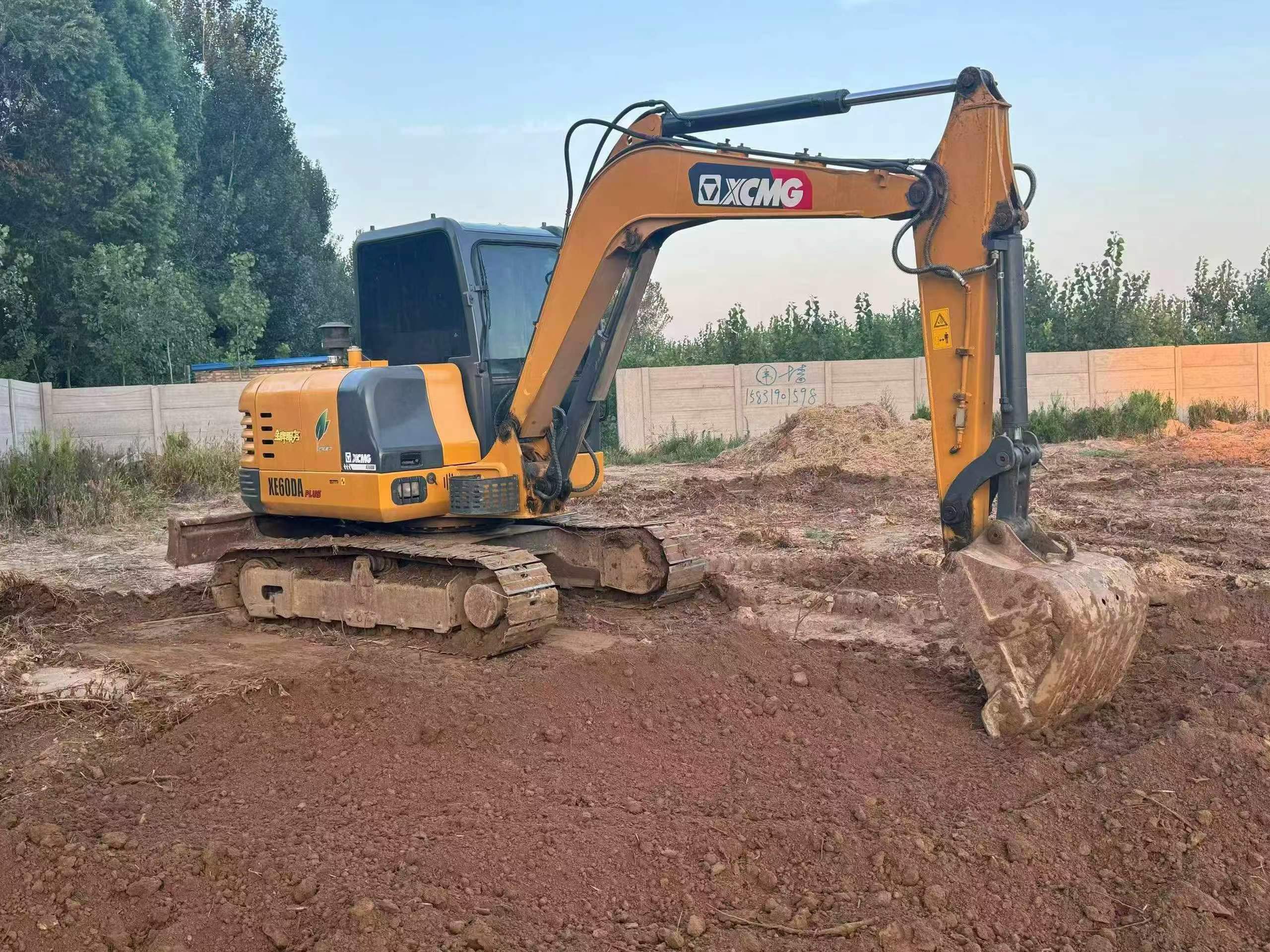 Buy XCMG XE60 Used Excavator / 2