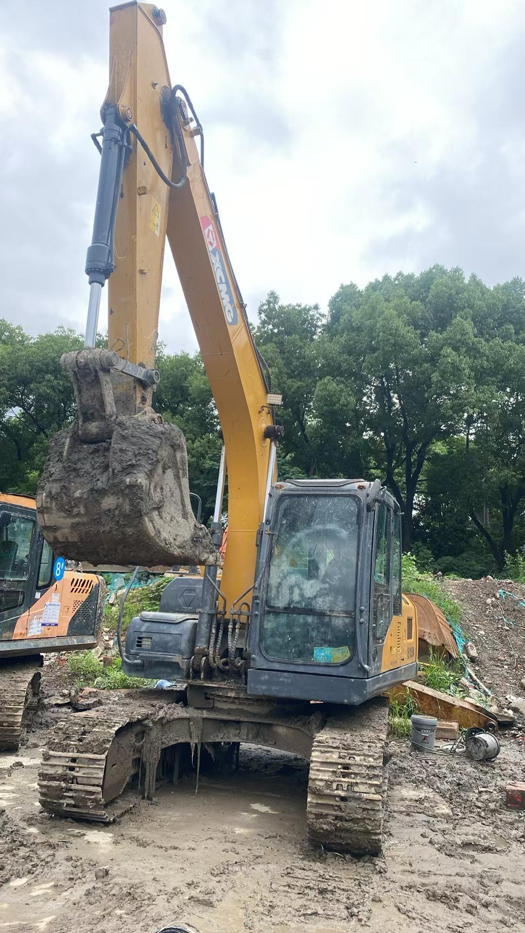 Buy XCMG XE135B Used Excavator / 3