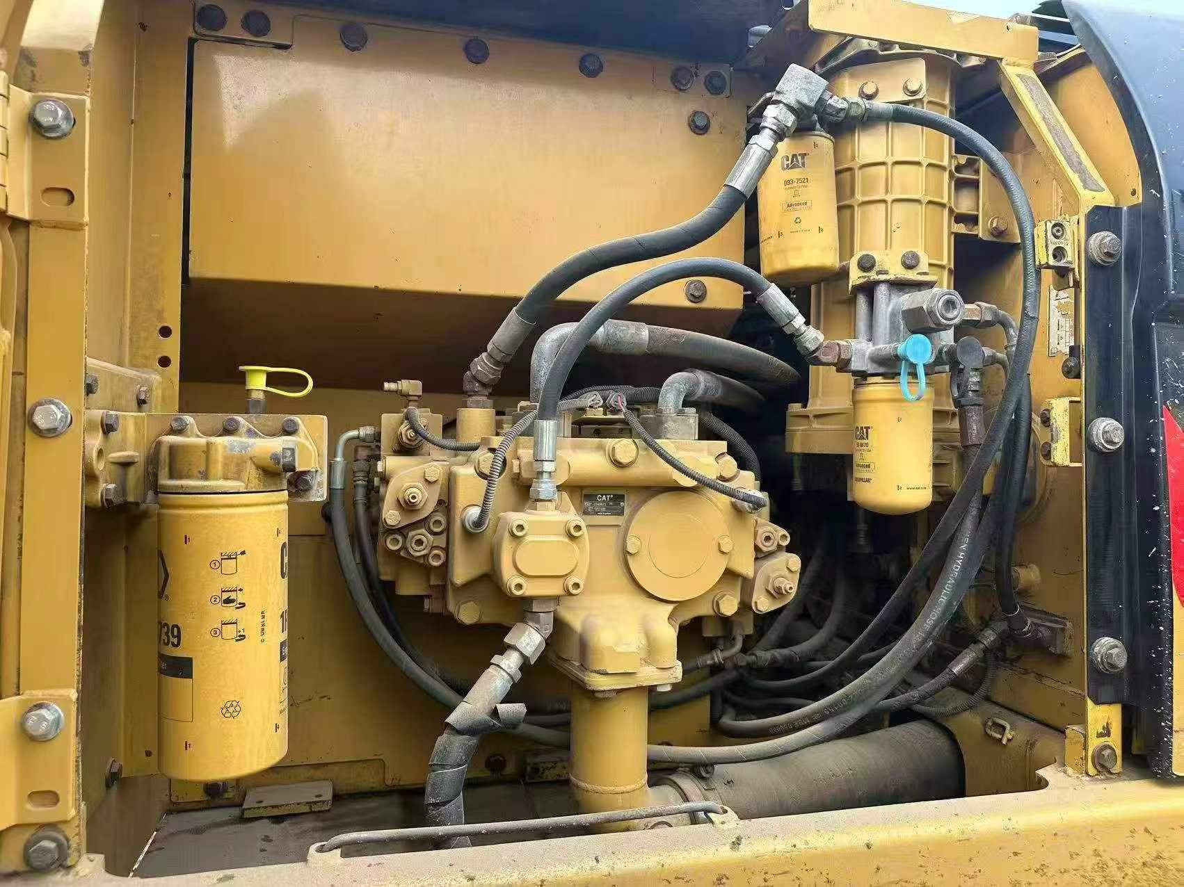 Buy Caterpillar 320D Used Excavator / 8