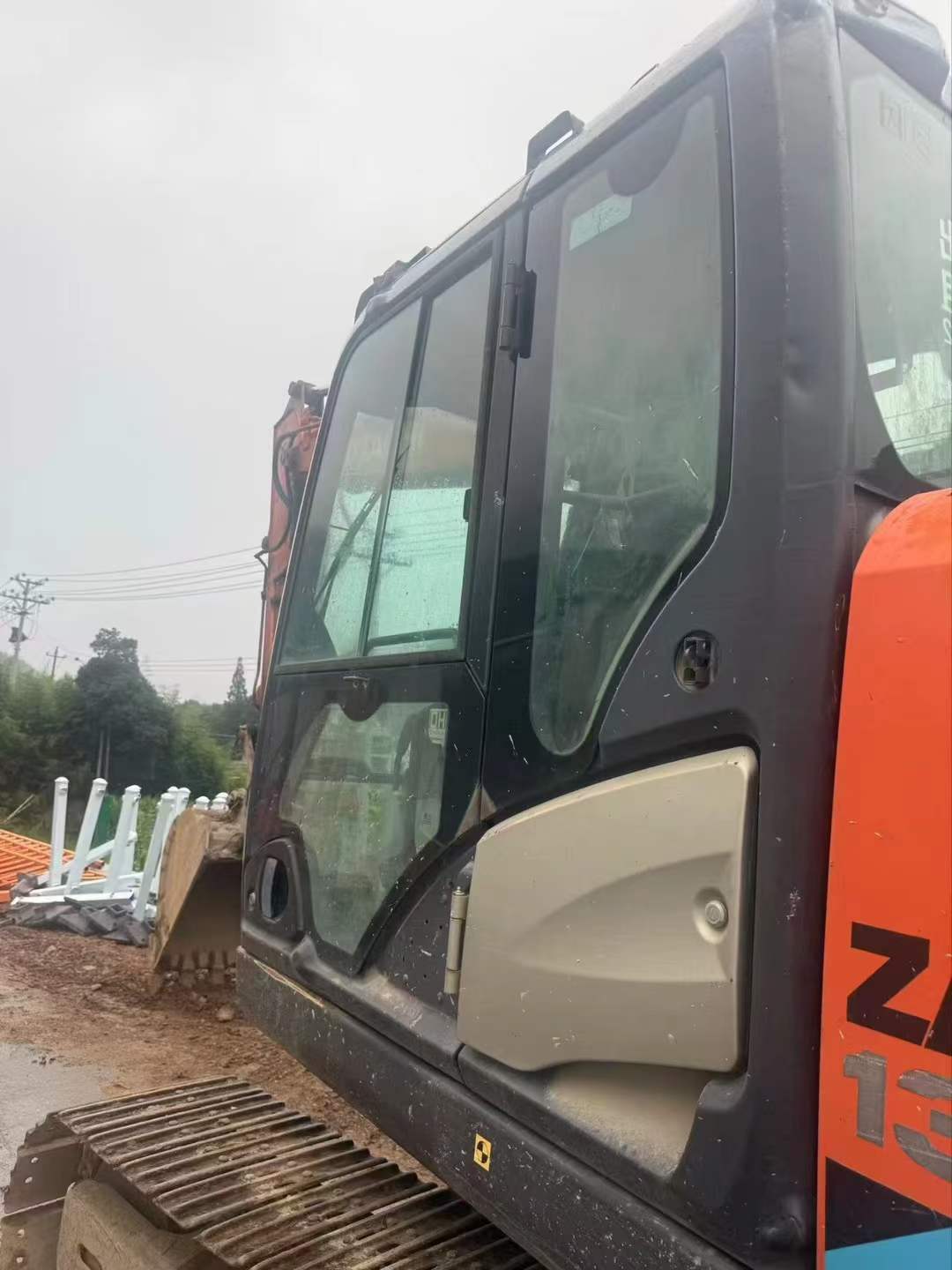 Buy Hitachi ZX130-5A Used Excavator / 4