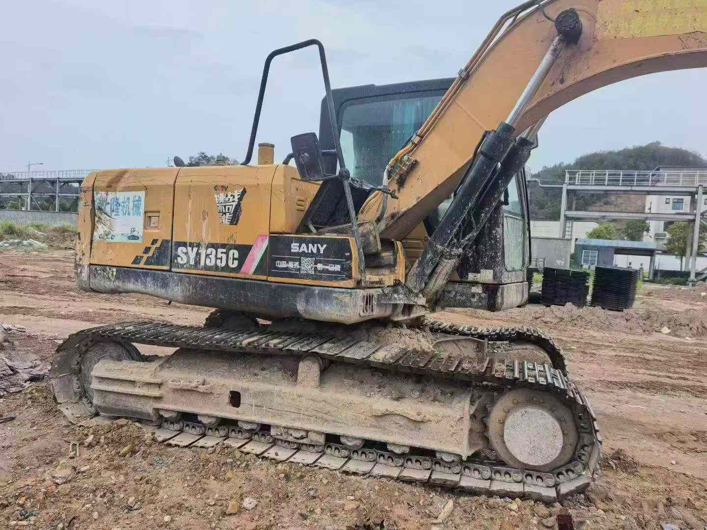 Buy Sany SY135 Used Excavator / 2