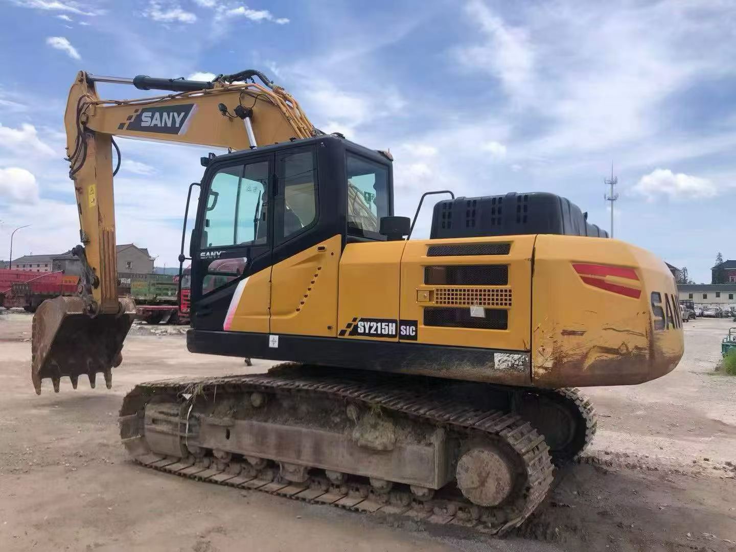Buy Sany SY200C Used Excavator / 2