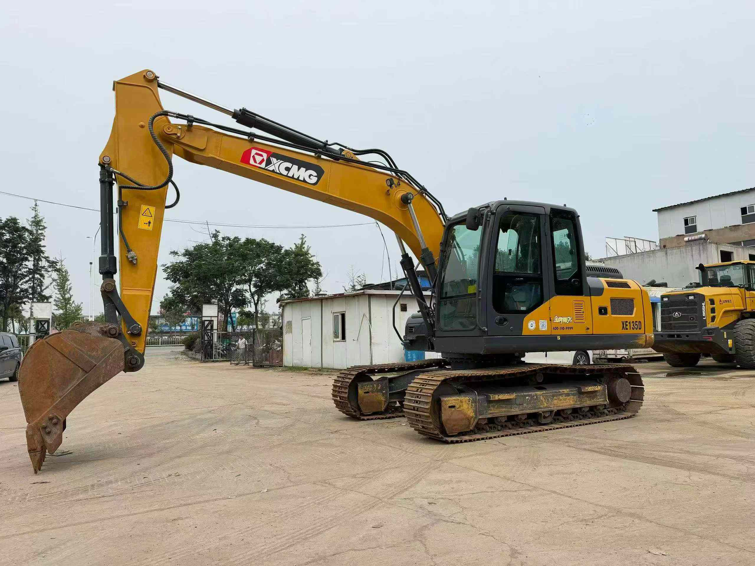 Buy XCMG XE135B Used Excavator / 2