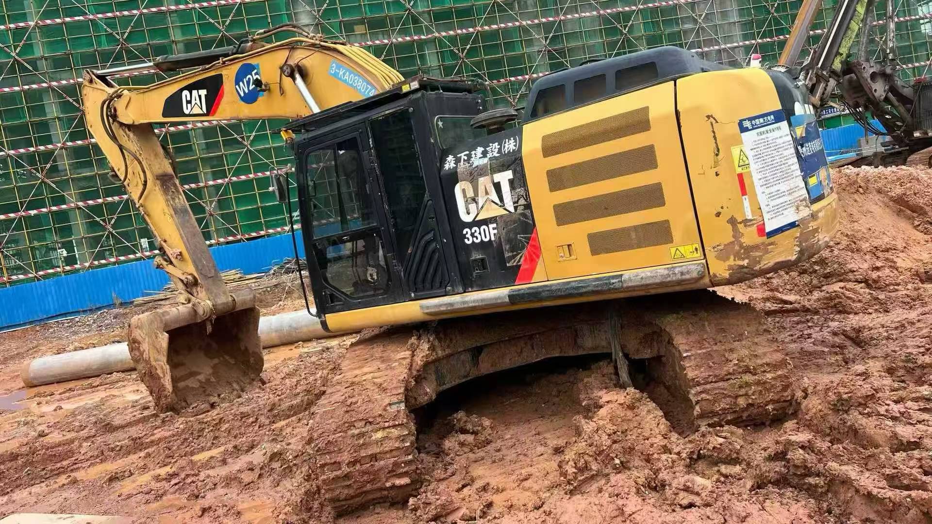 Buy Caterpillar 329E Used Excavator / 2
