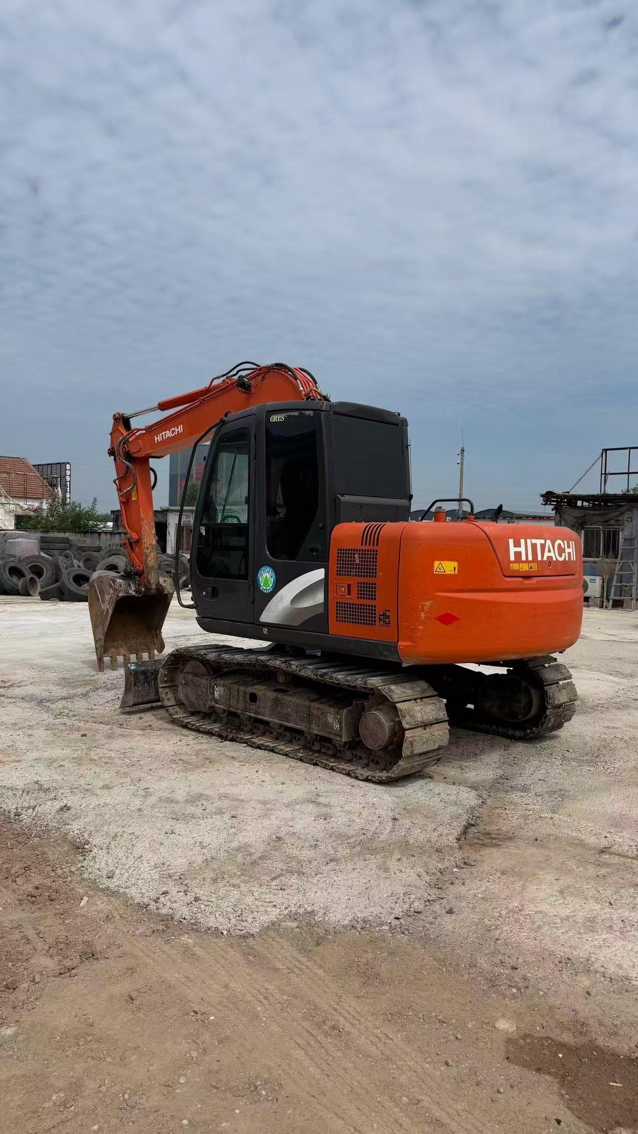 Buy Hitachi EX75-3 Used Excavator / 3