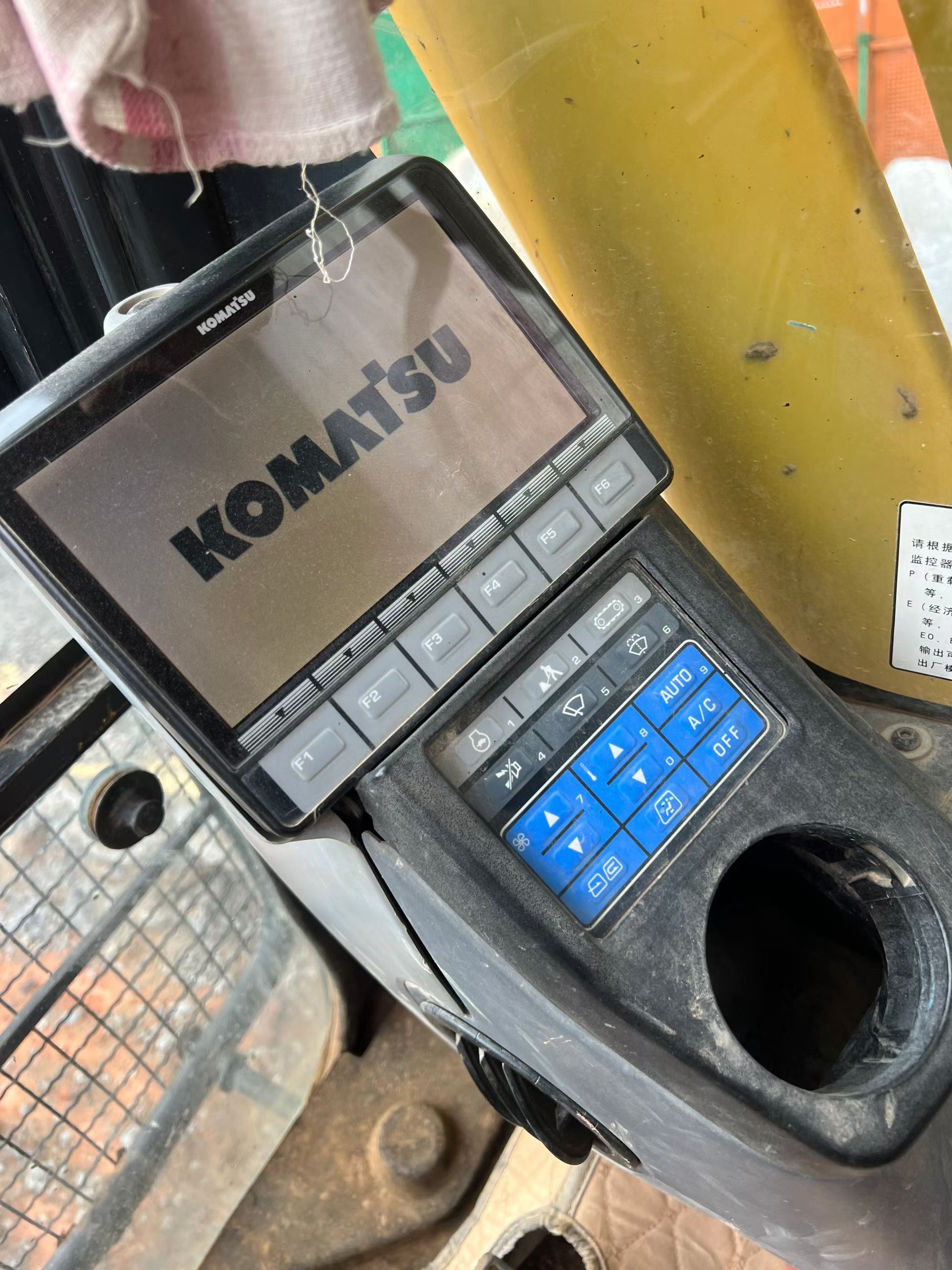 Buy Komatsu PC240-6 Used Excavator / 3