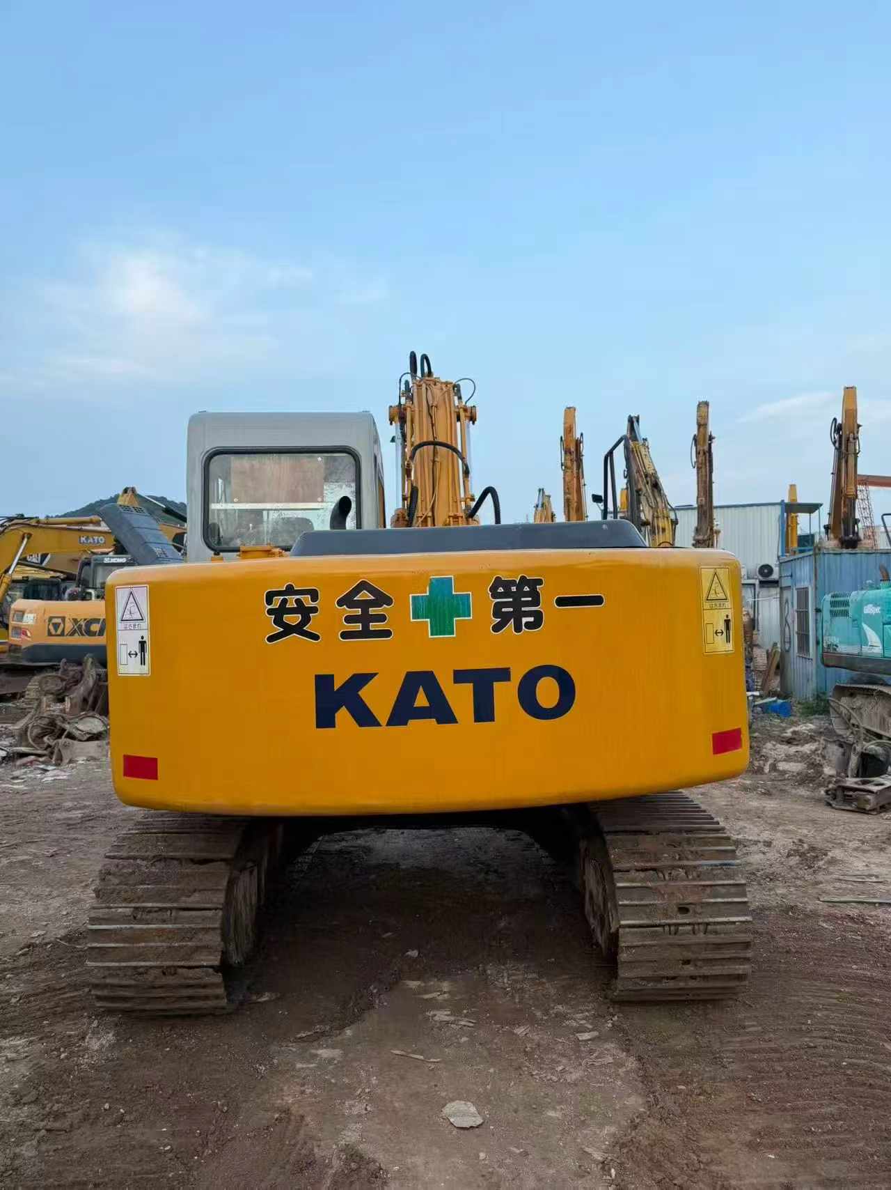 Buy Kato HD512-6 Used Excavator / 9