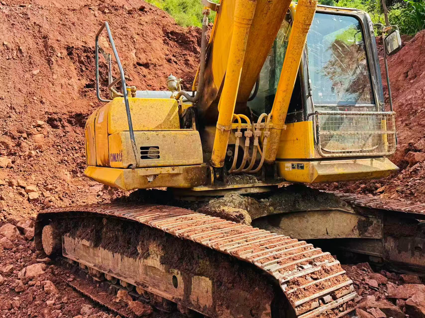 Buy Komatsu PC210 Used Excavator / 4