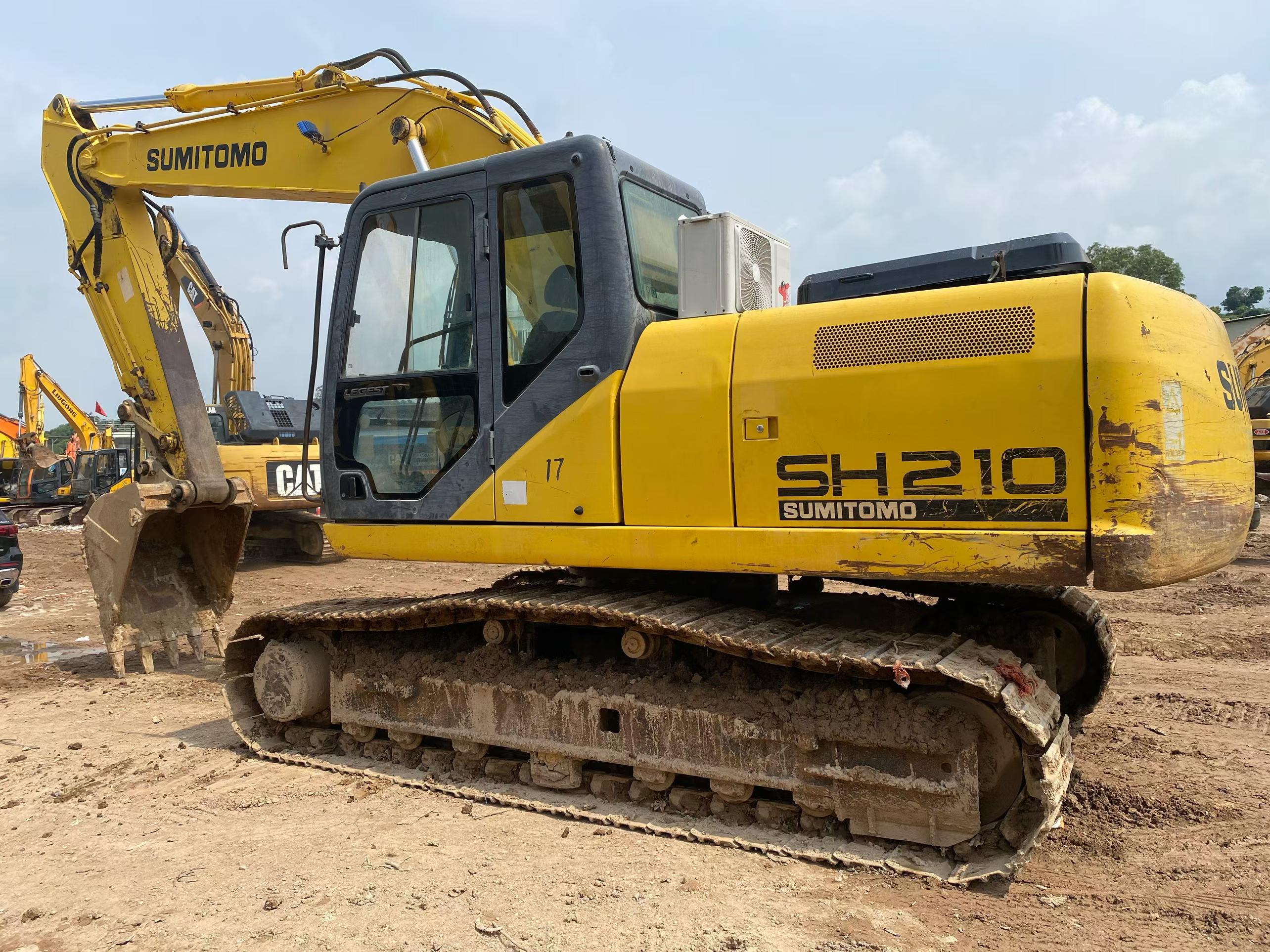 Buy Sumitomo SH200A5 Used Excavator / 4