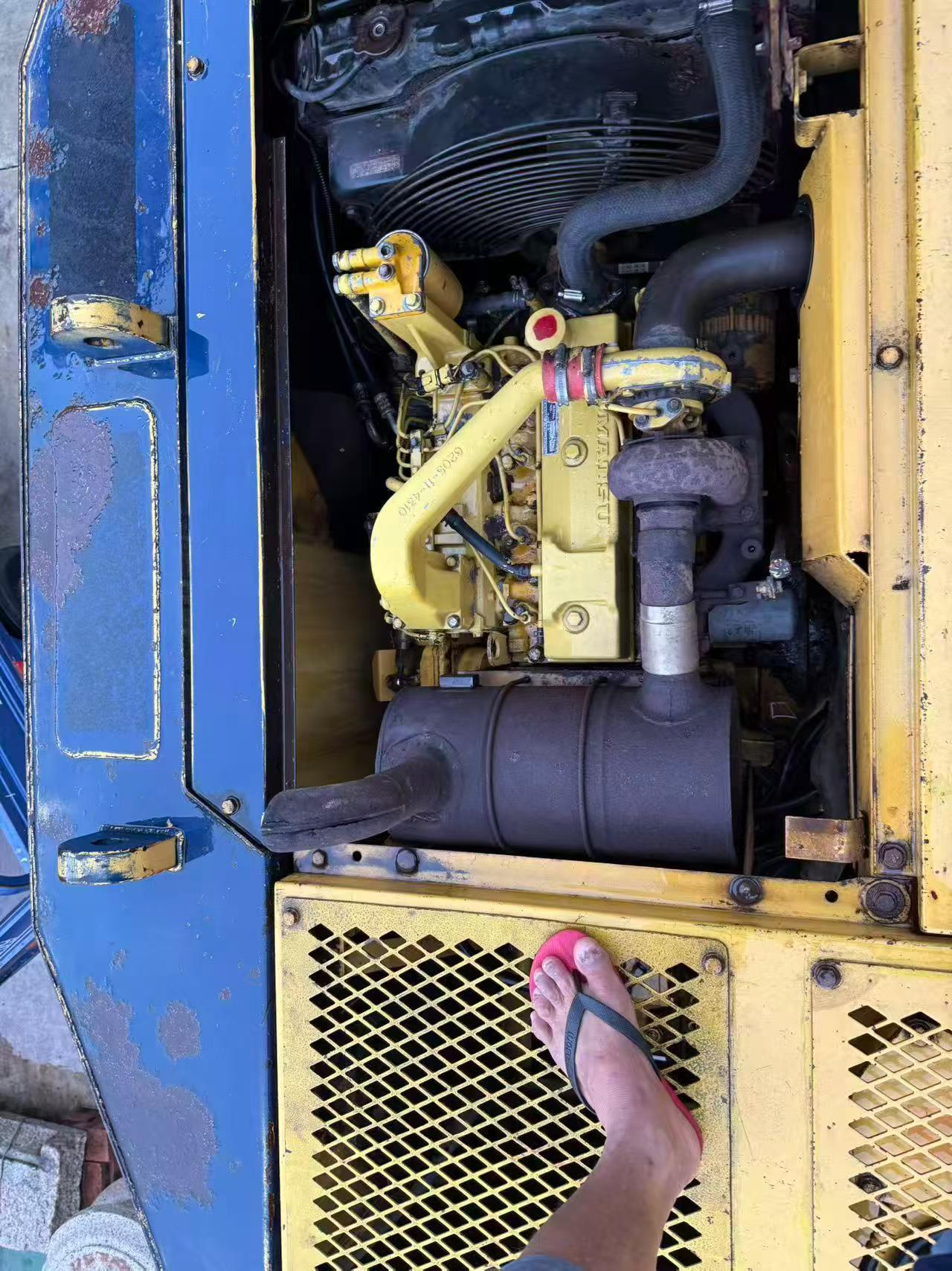 Buy Komatsu PC130-5 Used Excavator / 8