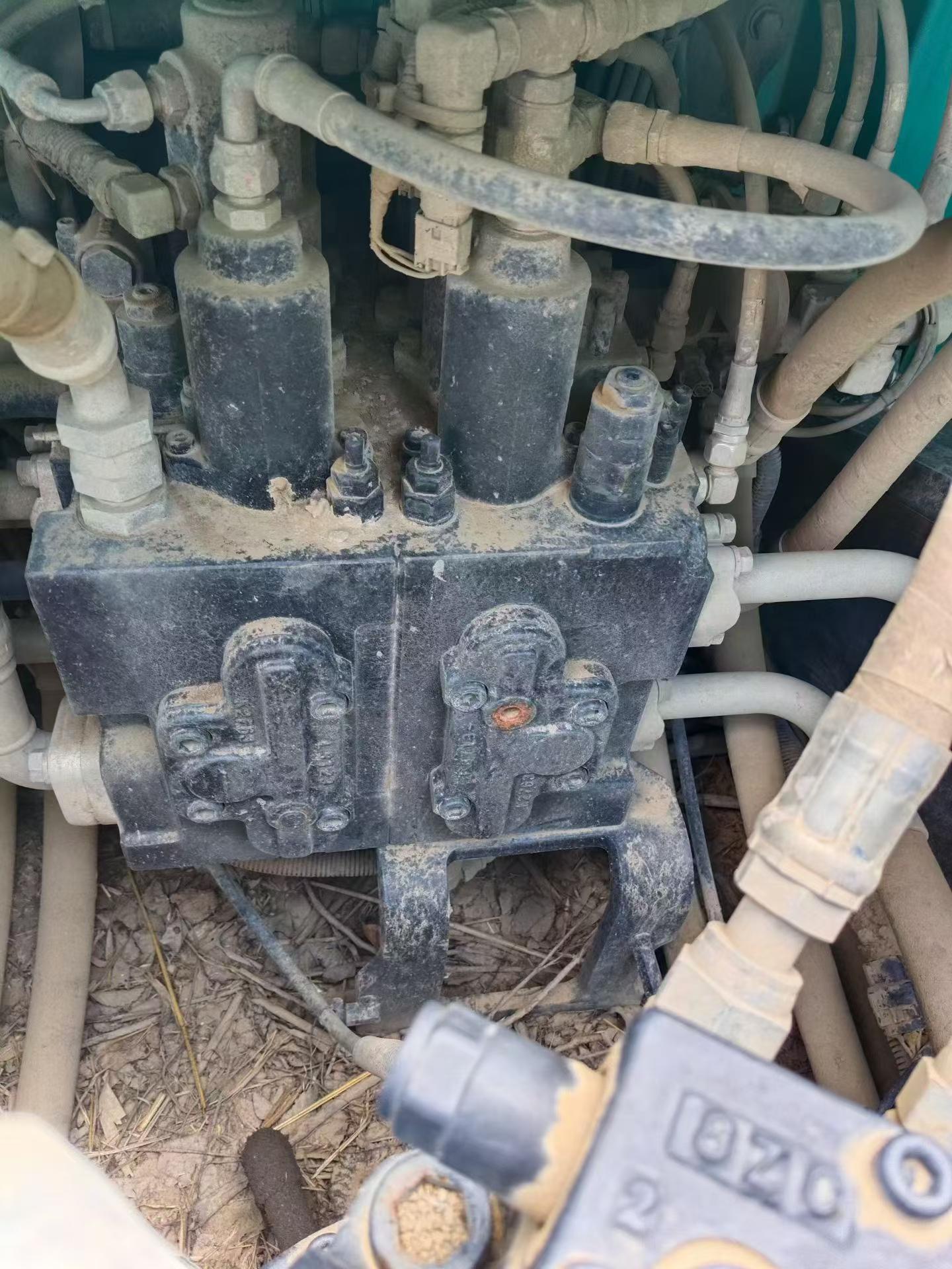 Buy Kobelco SK200-10 Used Excavator / 7