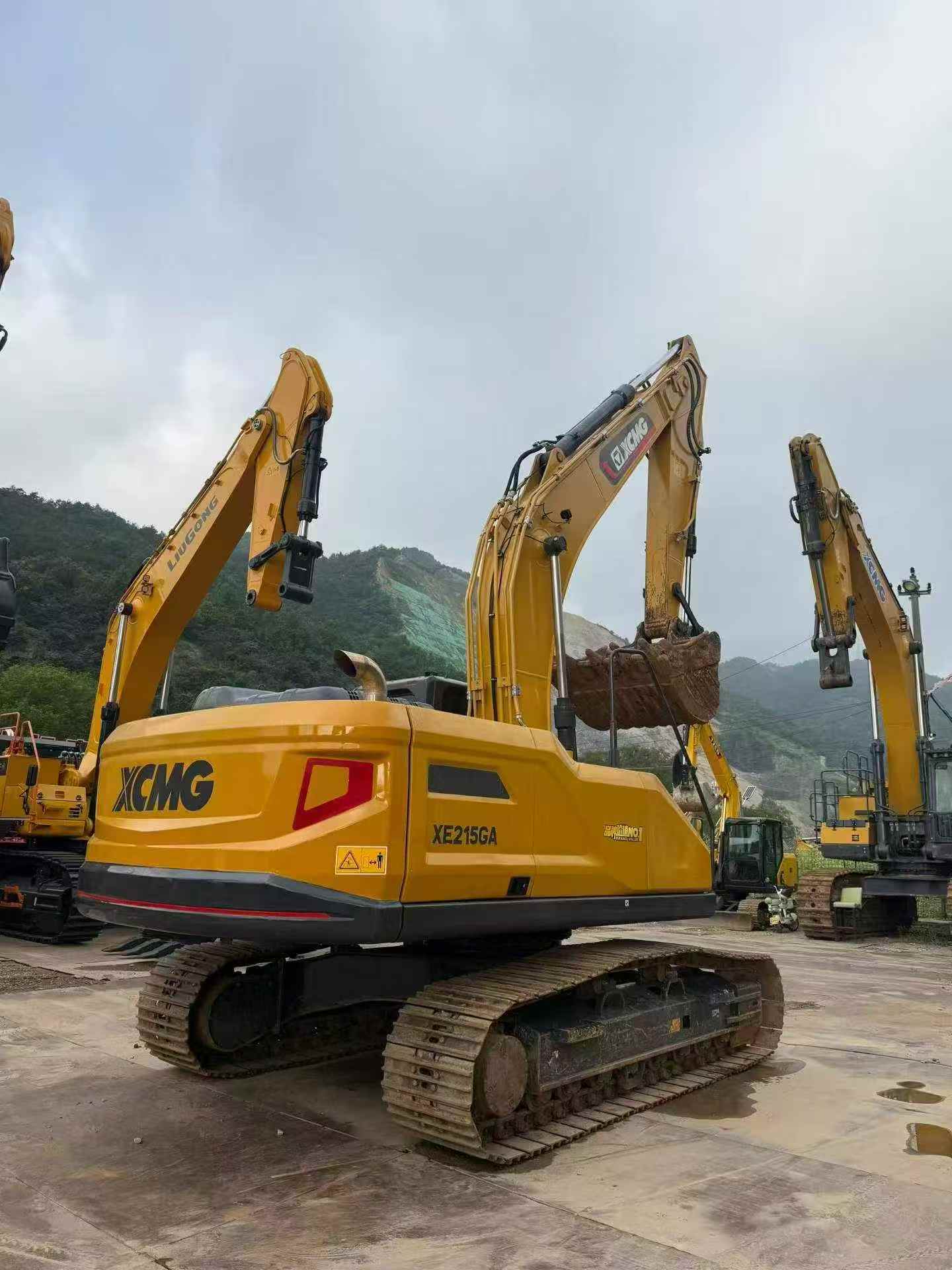 Buy XCMG XE215 Used Excavator / 9