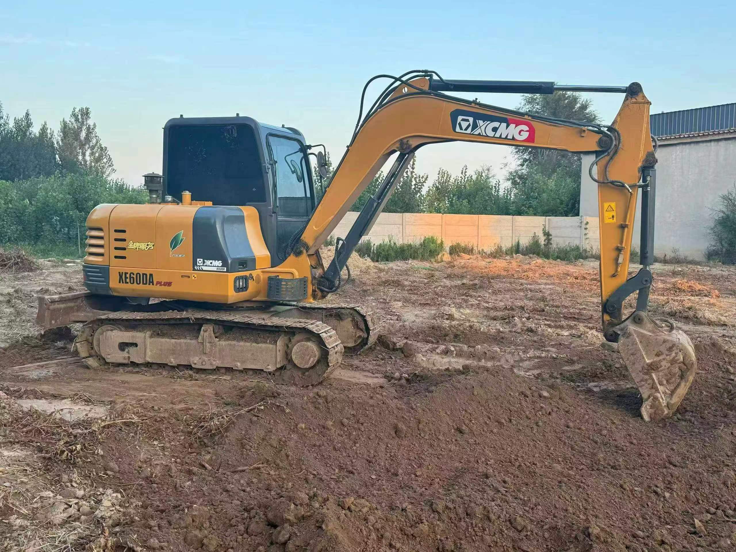 Buy XCMG XE60 Used Excavator / 6