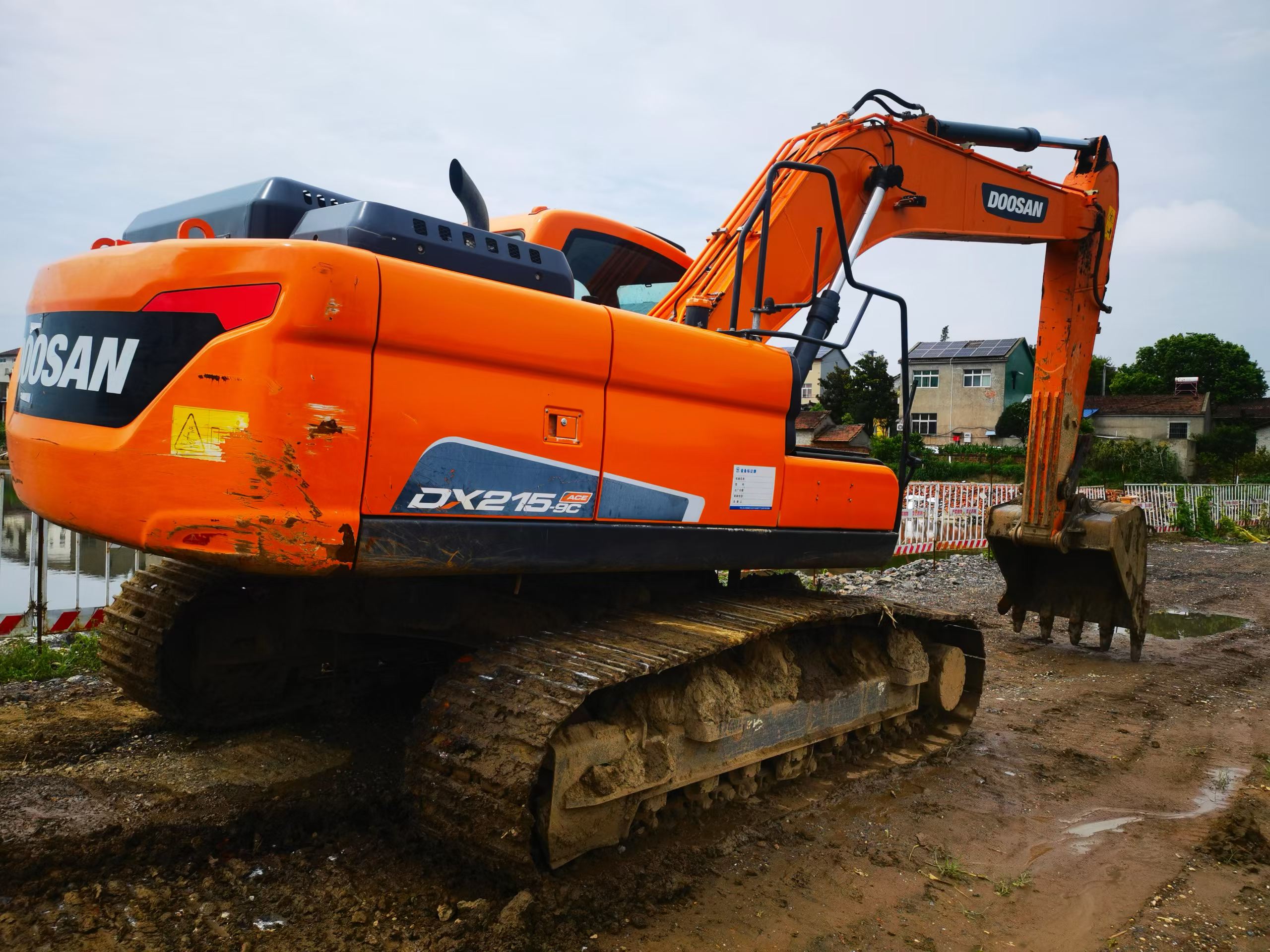 Buy Doosan DH215-7 Used Excavator / 2