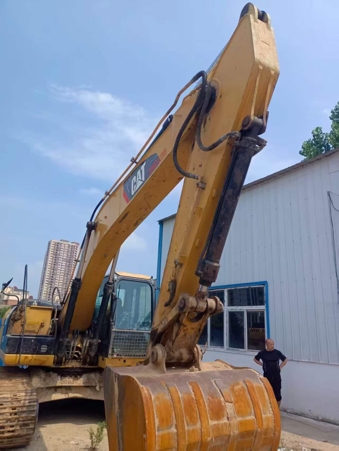 Buy Caterpillar 320D Used Excavator / 5
