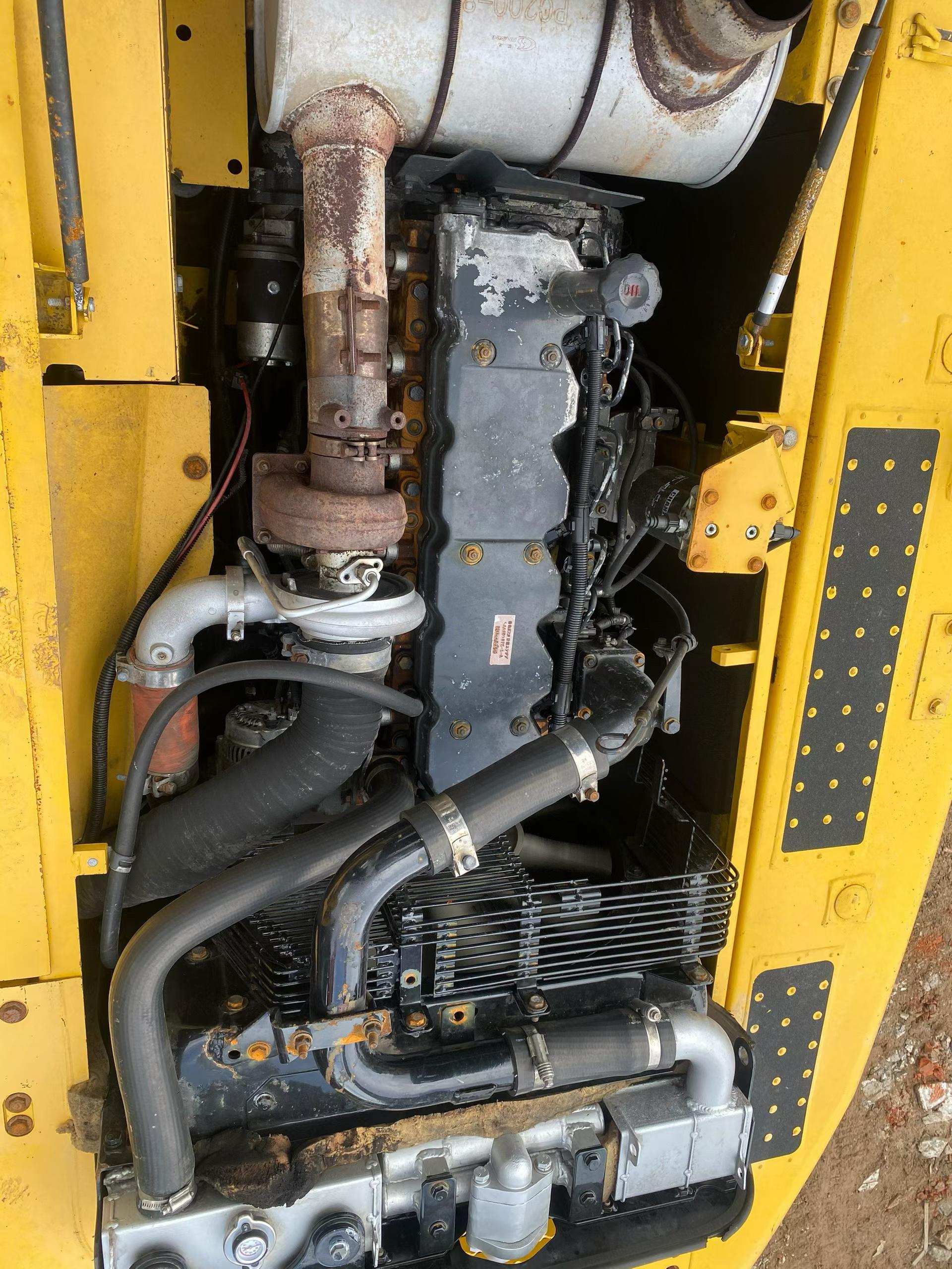 Buy Komatsu PC200-8 Used Excavator / 9