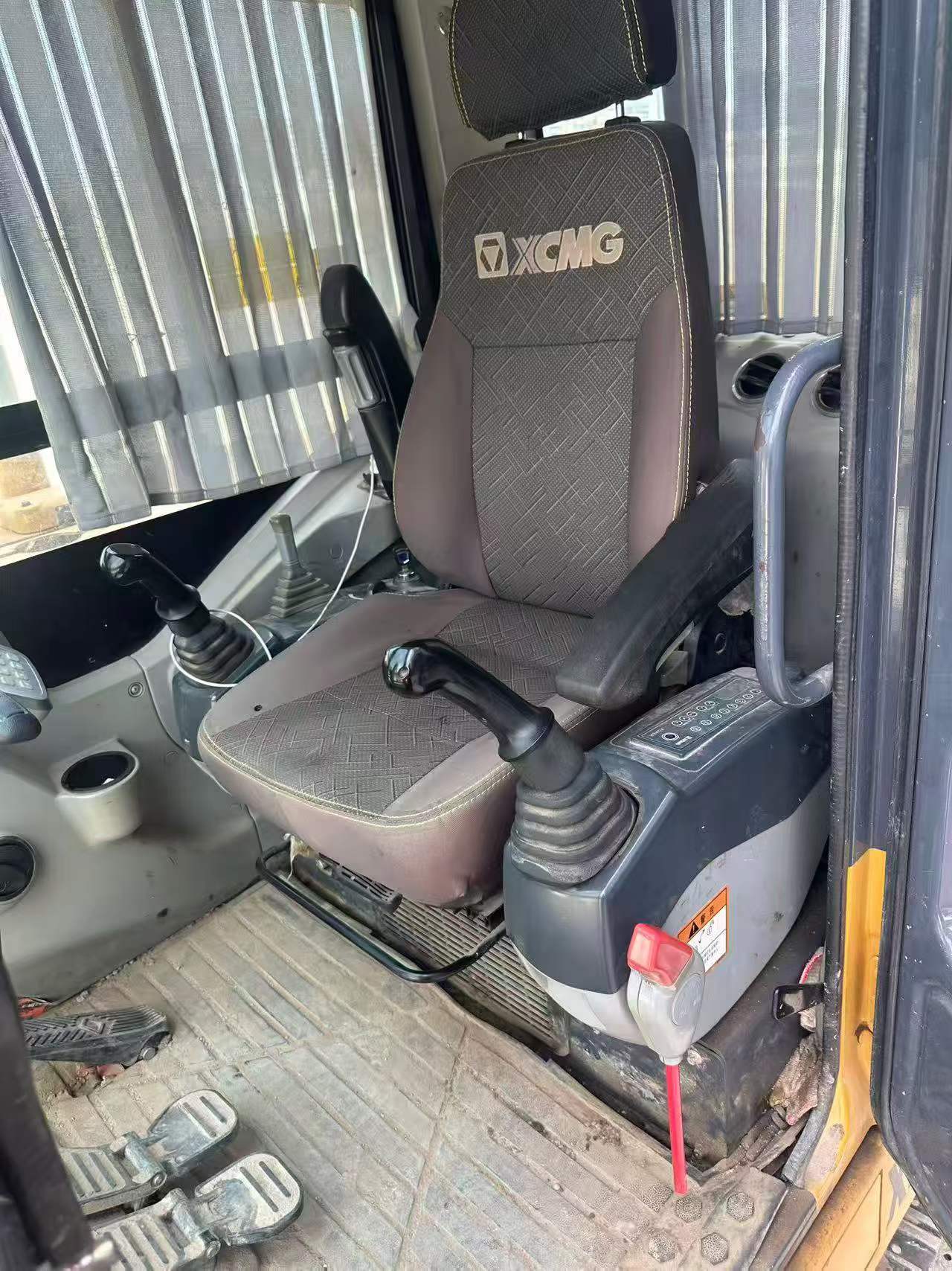 Buy XCMG XE60 Used Excavator / 4