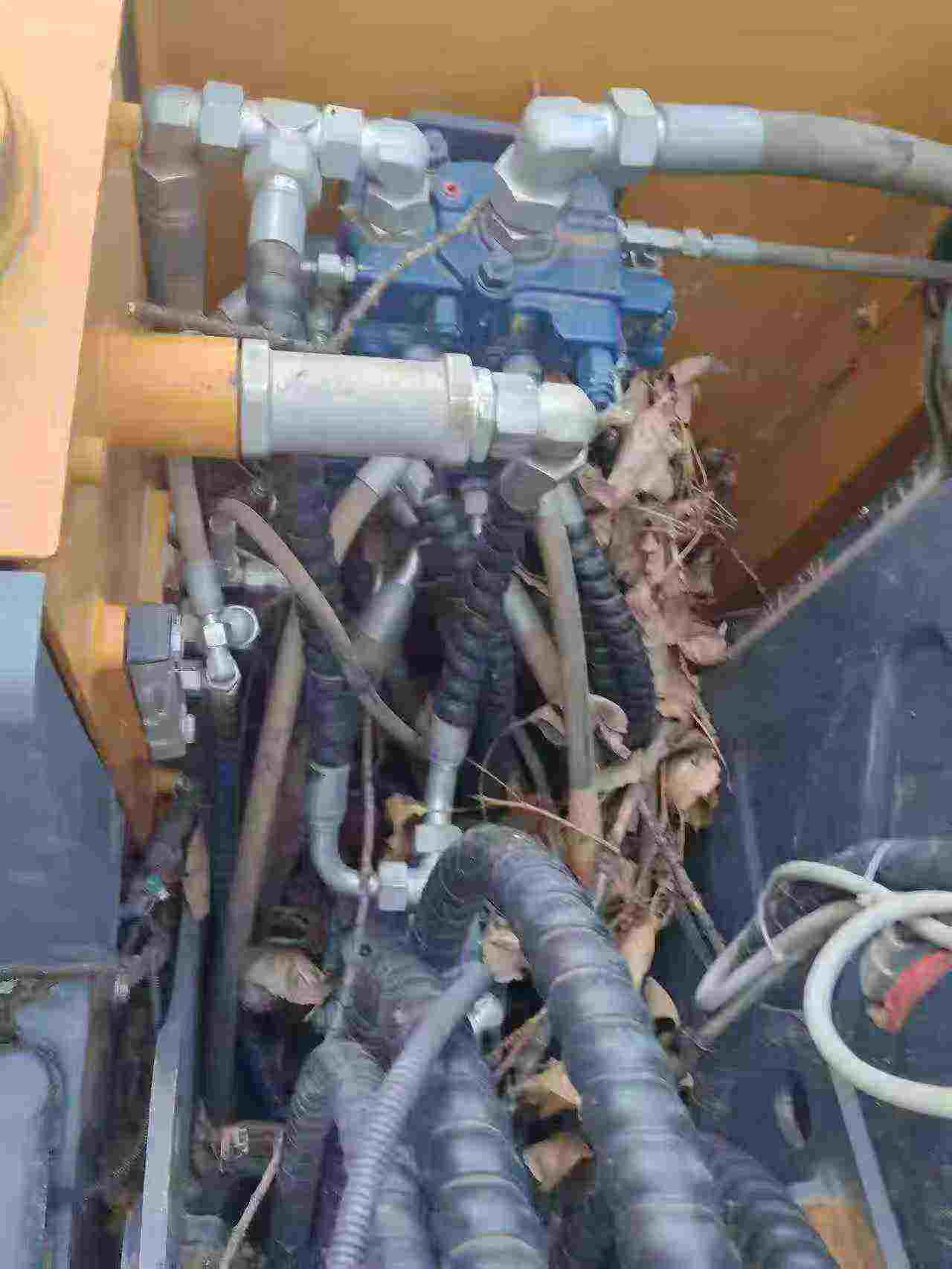 Buy XCMG XE75C Used Excavator / 5
