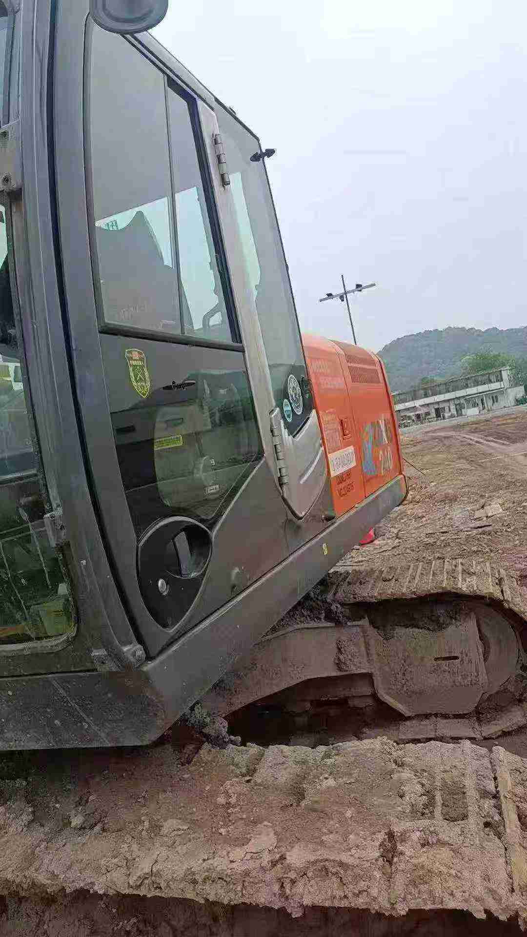 Buy Hitachi EX200 Used Excavator / 7