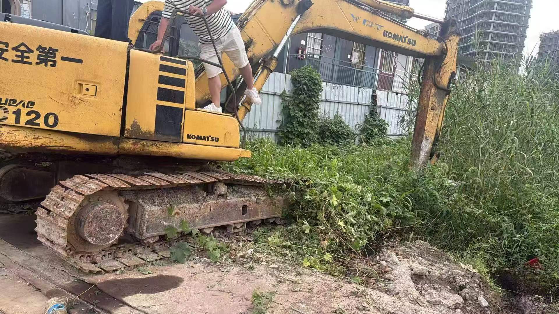 Buy Komatsu PC120-6 Used Excavator / 2