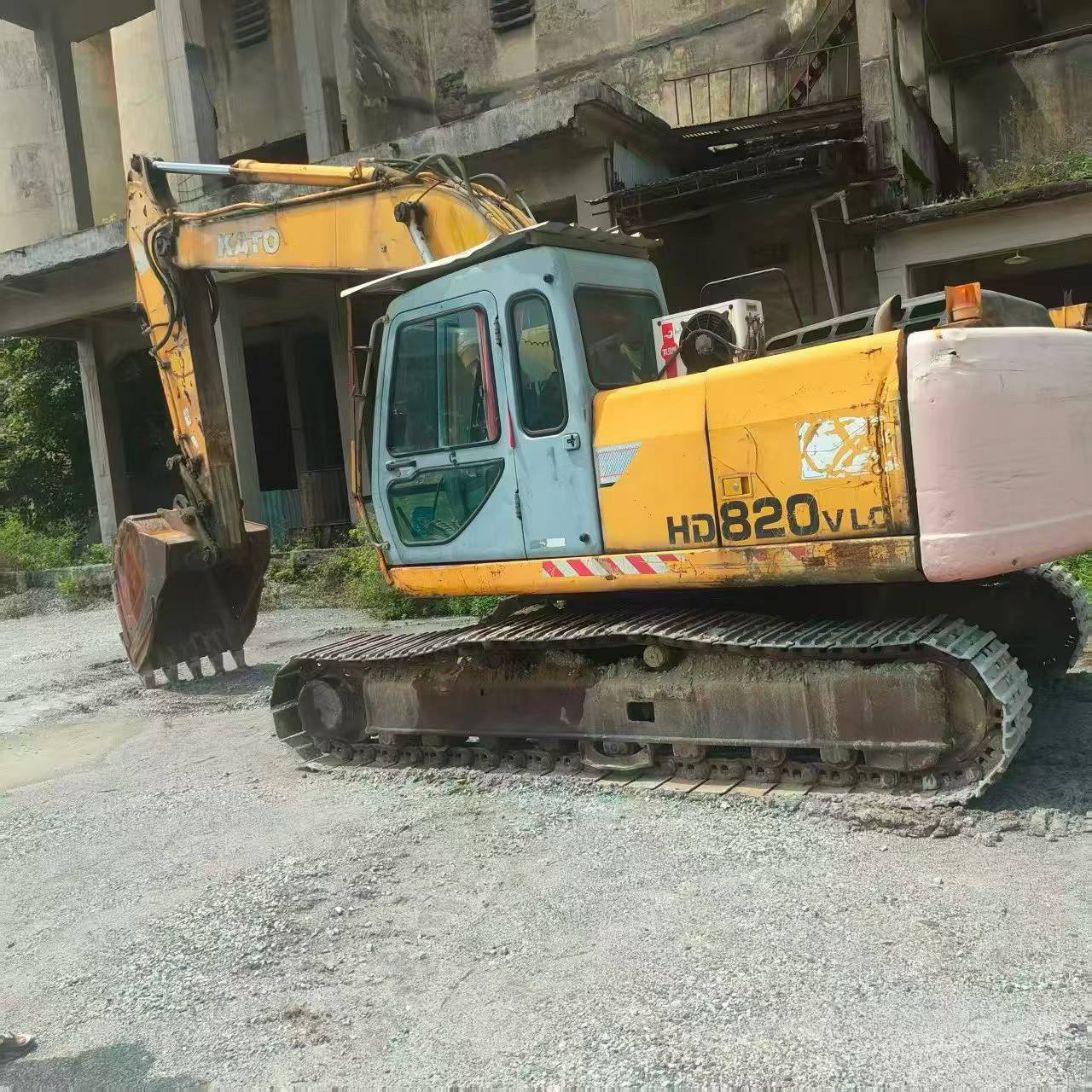 Buy Kato HD820V Used Excavator / 6