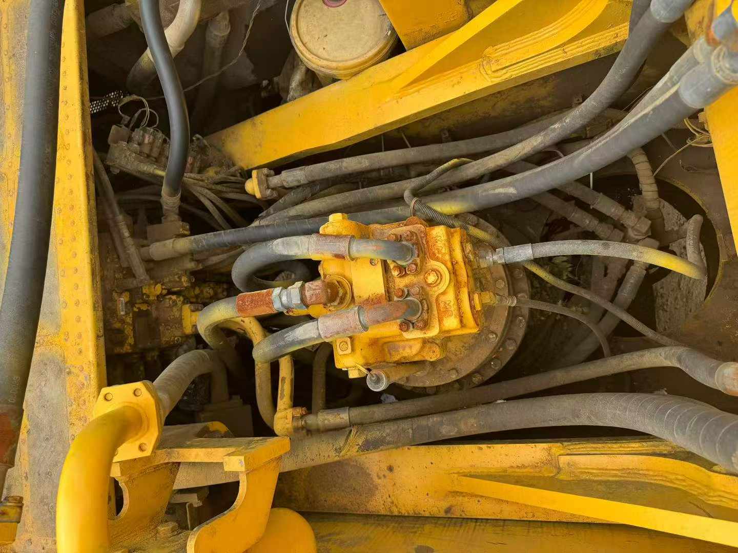 Buy Komatsu PC460LC-8 Used Excavator / 5