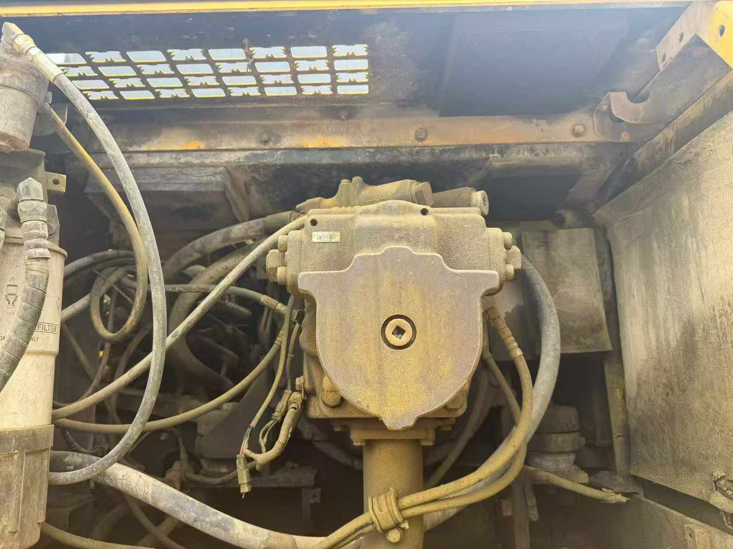 Buy Komatsu PC460LC-8 Used Excavator / 4