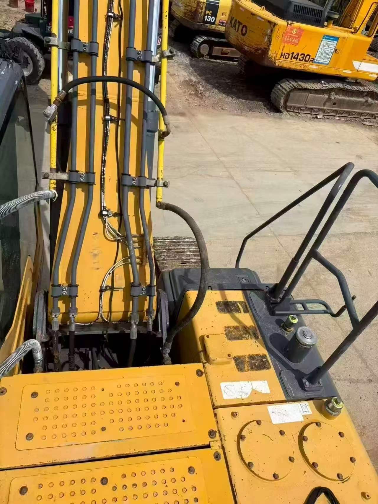 Buy XCMG XE200 Used Excavator / 7