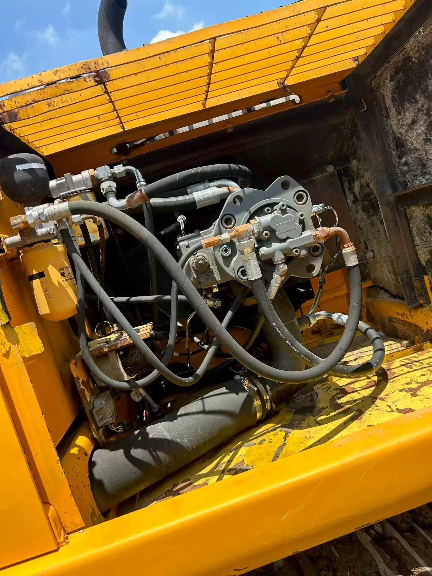 Buy Kato HD820R Used Excavator / 8