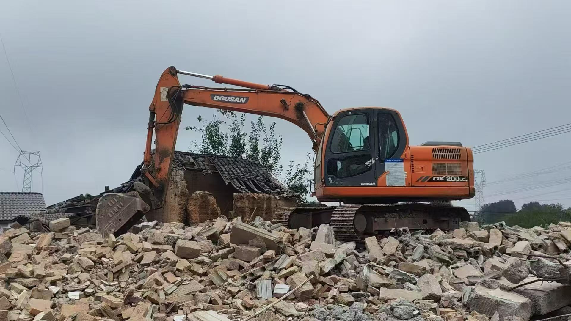 Buy Doosan DH150-7 Used Excavator / 3
