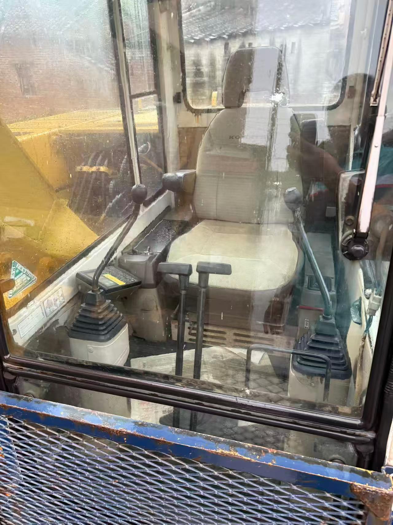 Buy Komatsu PC130-5 Used Excavator / 5